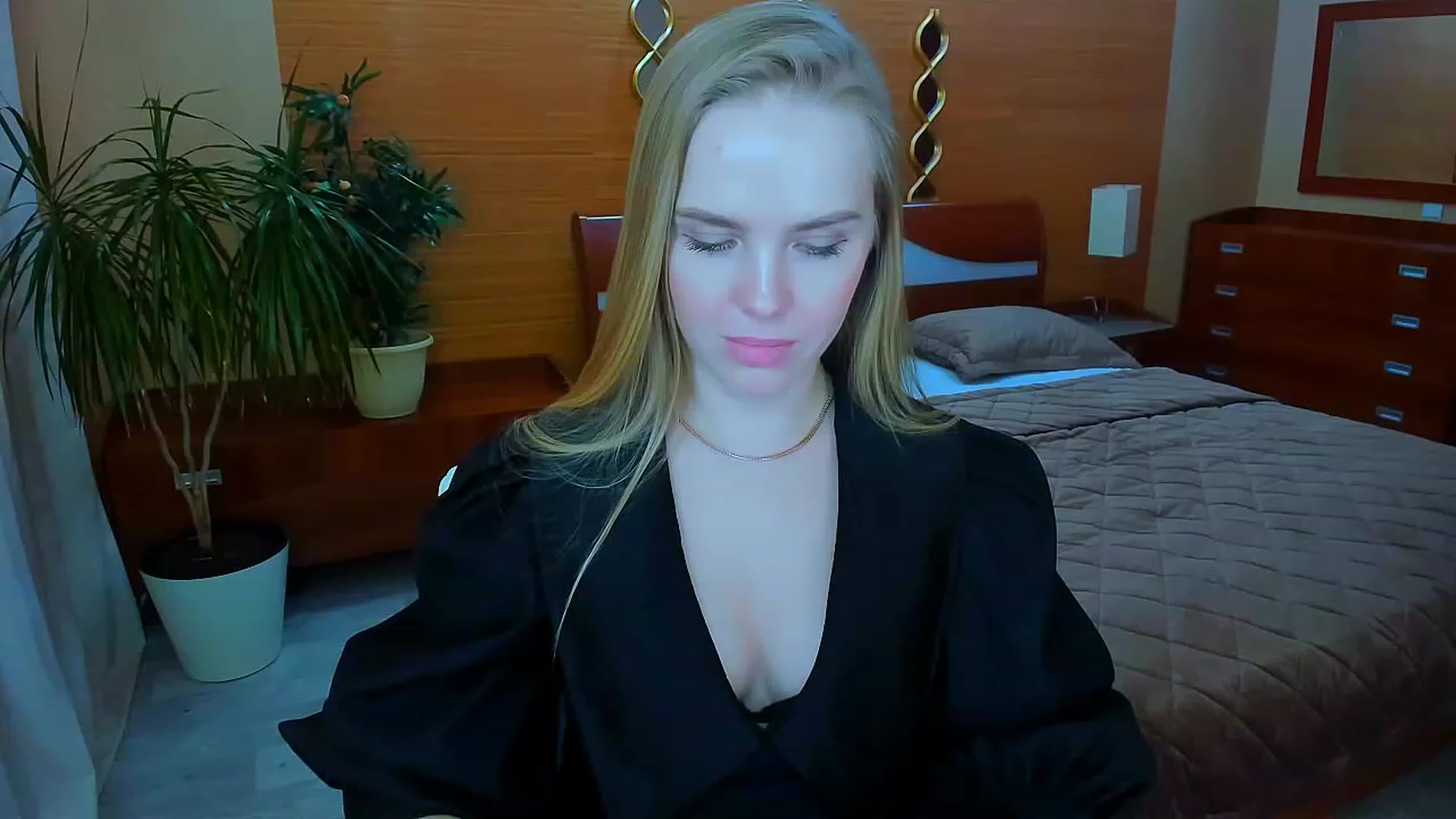 Gallery image thumbnail from Honey_Lucky's myfreecams stream on, 02/02/2023, 11:41 image 19 of 20