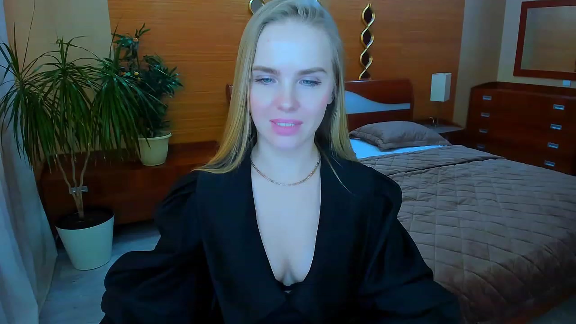 Gallery image thumbnail from Honey_Lucky's myfreecams stream on, 02/02/2023, 11:41 image 4 of 20