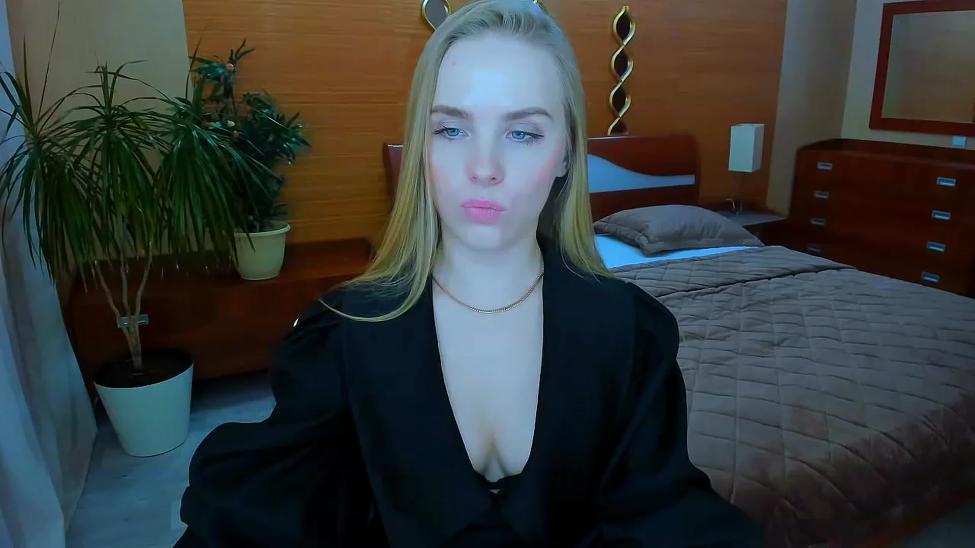 Gallery image thumbnail from Honey_Lucky's myfreecams stream on, 02/02/2023, 11:41 image 15 of 20