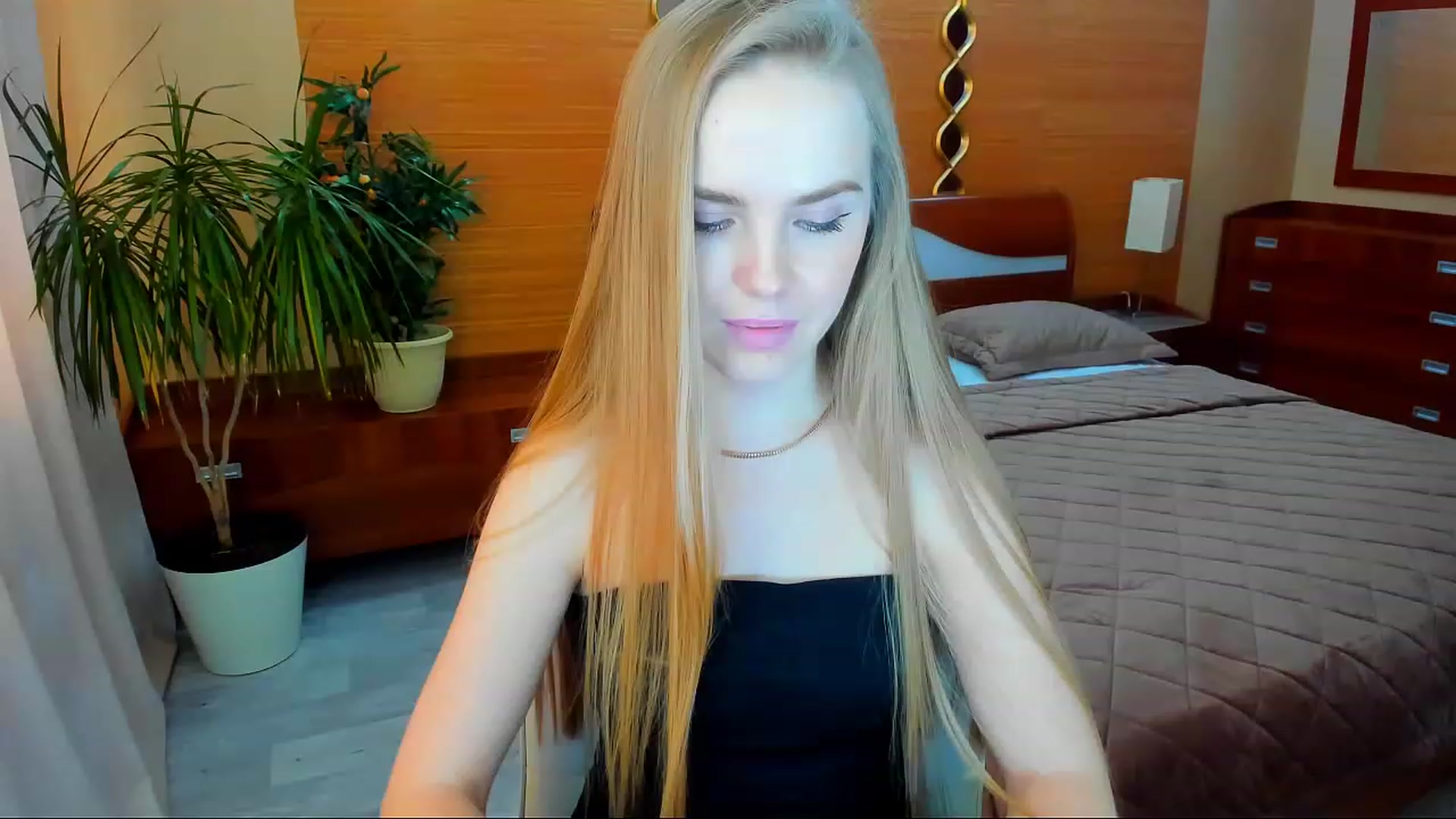 Gallery image thumbnail from Honey_Lucky's myfreecams stream on, 02/05/2023, 11:26 image 16 of 20