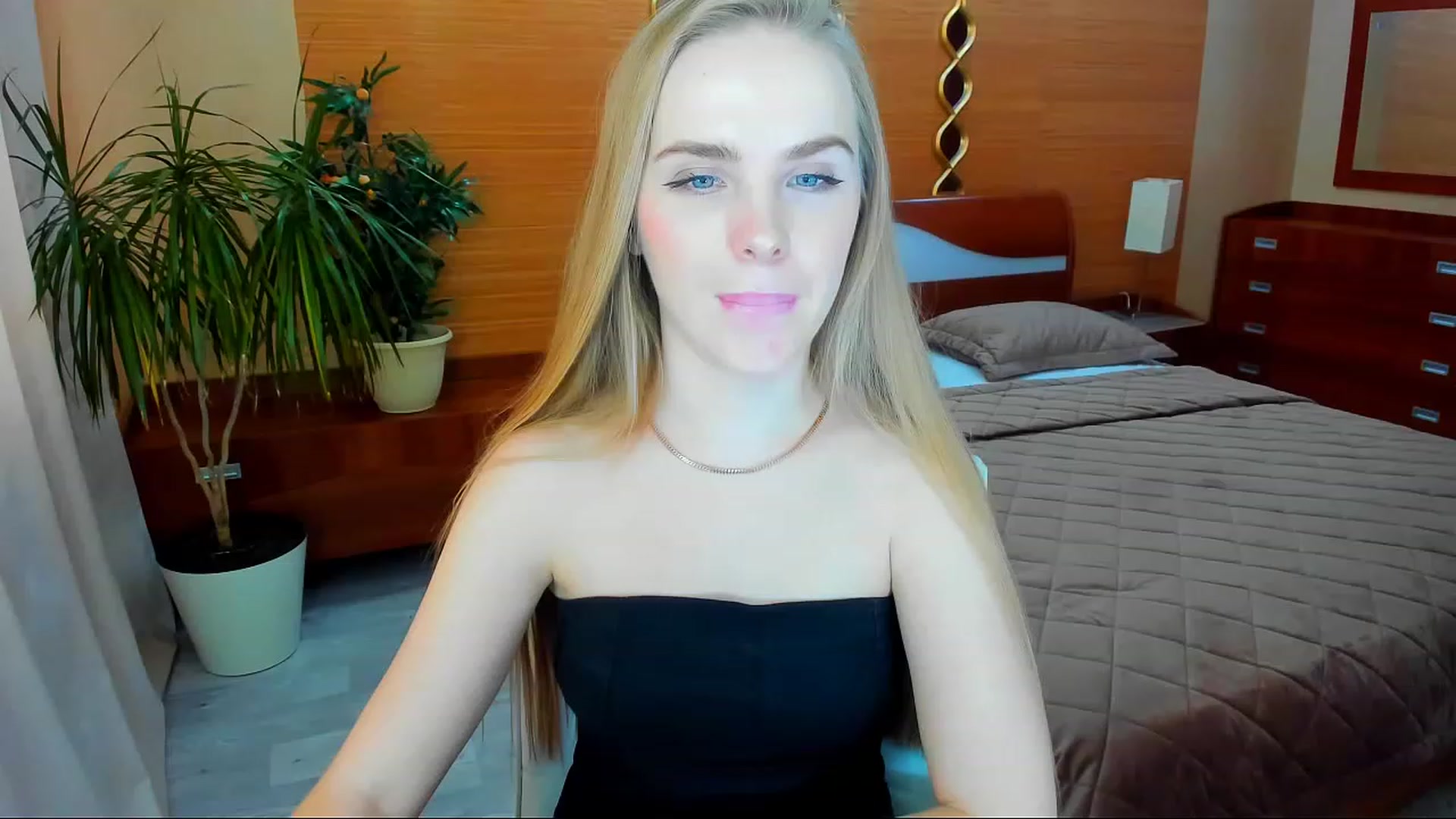 Gallery image thumbnail from Honey_Lucky's myfreecams stream on, 02/05/2023, 11:26 image 4 of 20