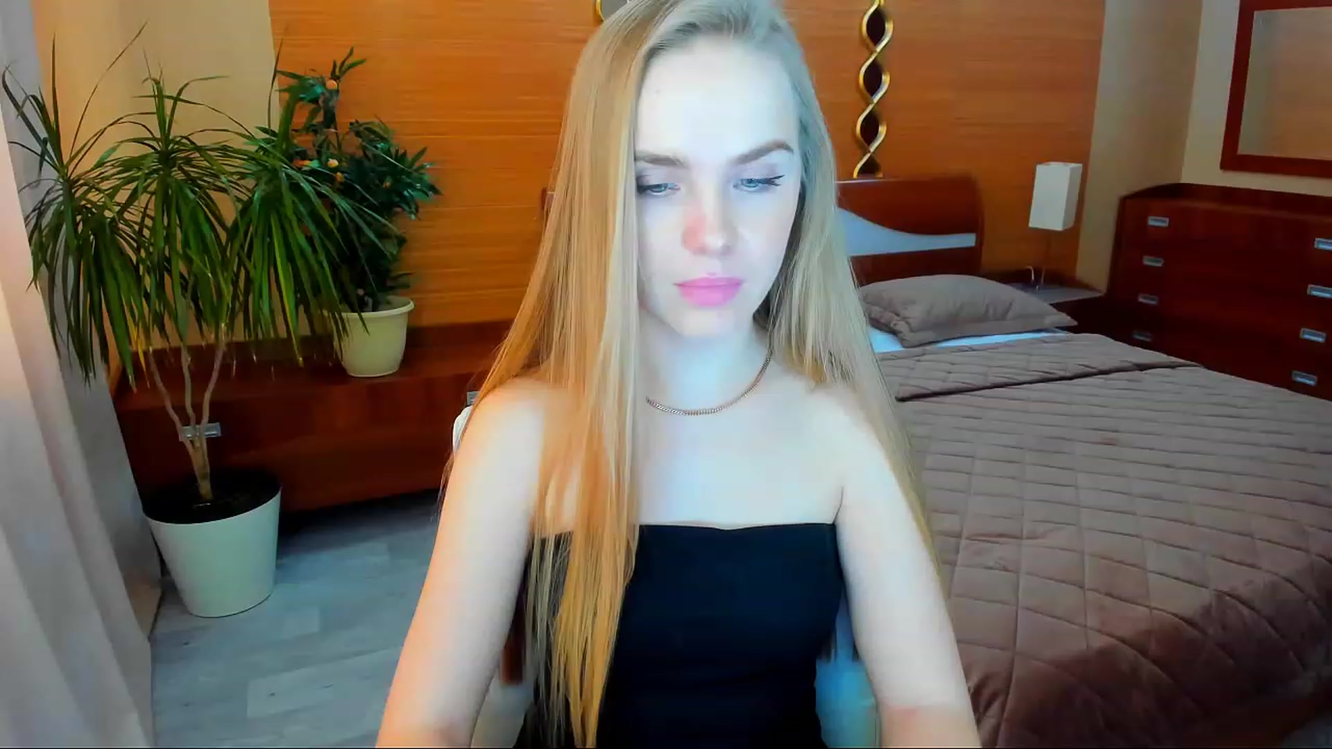 Gallery image thumbnail from Honey_Lucky's myfreecams stream on, 02/05/2023, 11:26 image 12 of 20