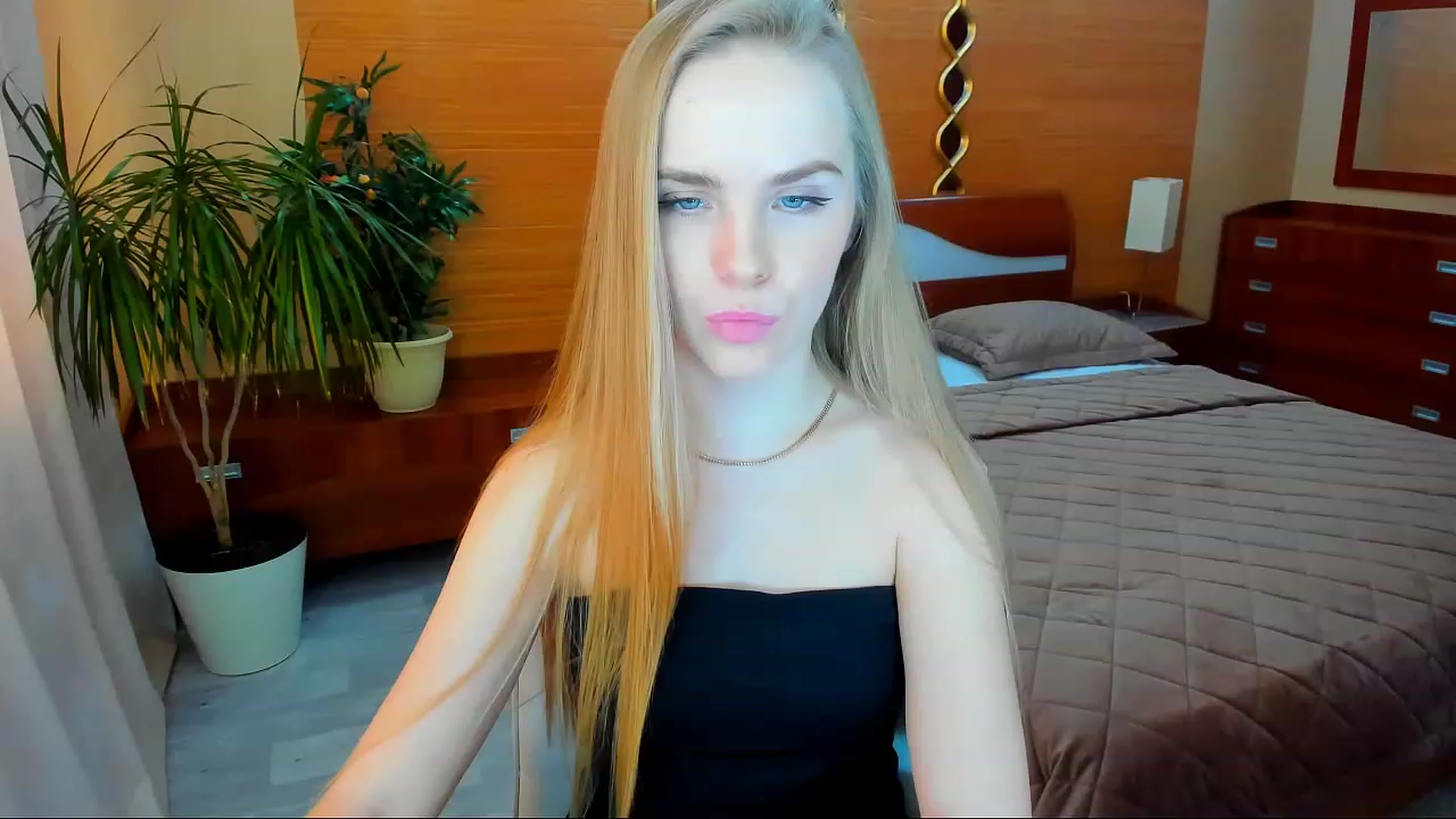 Gallery image thumbnail from Honey_Lucky's myfreecams stream on, 02/05/2023, 11:26 image 15 of 20
