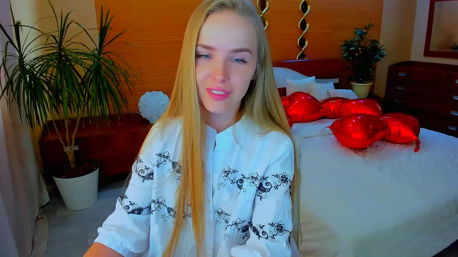 Gallery image thumbnail from Honey_Lucky's myfreecams stream on, 04/16/2023, 11:08 image 18 of 20