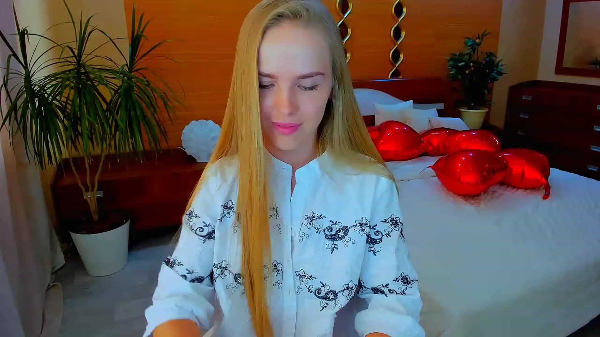 Gallery image thumbnail from Honey_Lucky's myfreecams stream on, 04/16/2023, 11:08 image 20 of 20