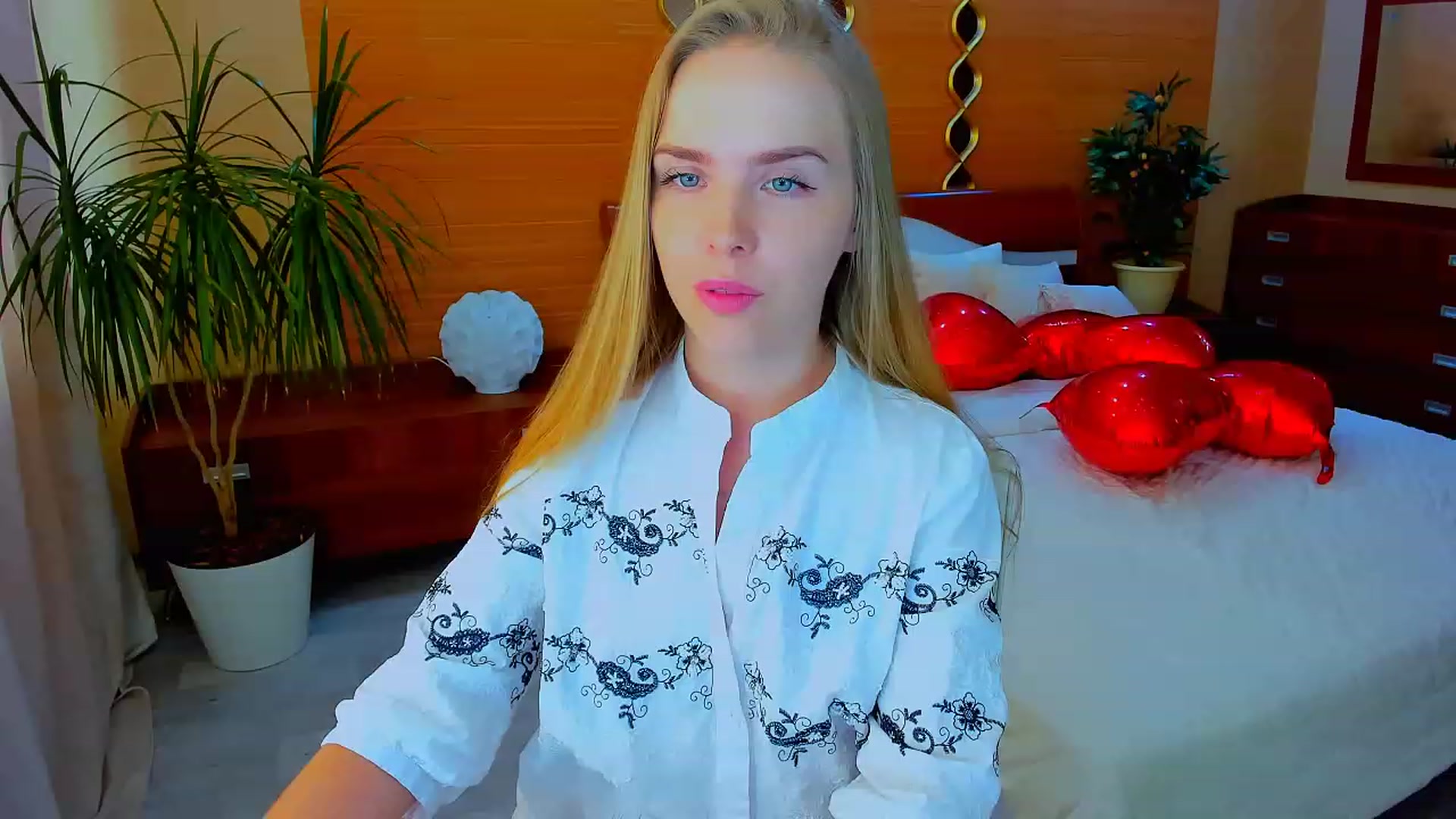 Gallery image thumbnail from Honey_Lucky's myfreecams stream on, 04/16/2023, 11:08 image 1 of 20