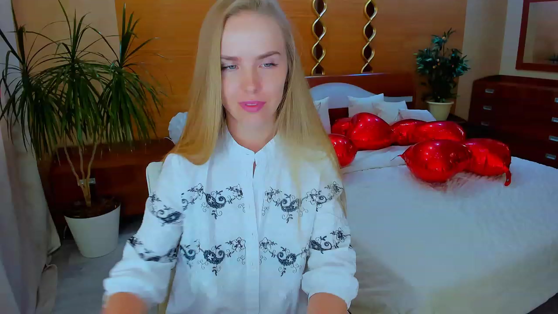 Gallery image thumbnail from Honey_Lucky's myfreecams stream on, 04/16/2023, 13:52 image 20 of 20