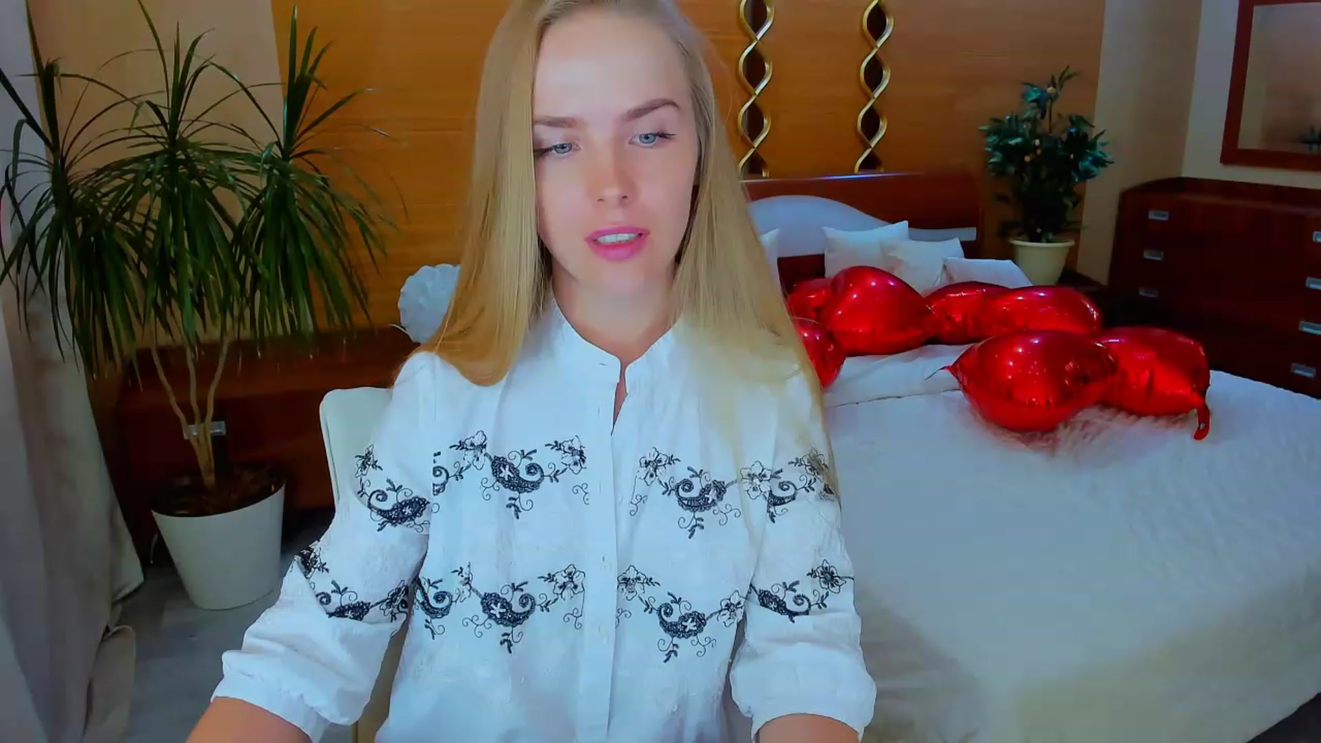 Gallery image thumbnail from Honey_Lucky's myfreecams stream on, 04/16/2023, 13:52 image 19 of 20