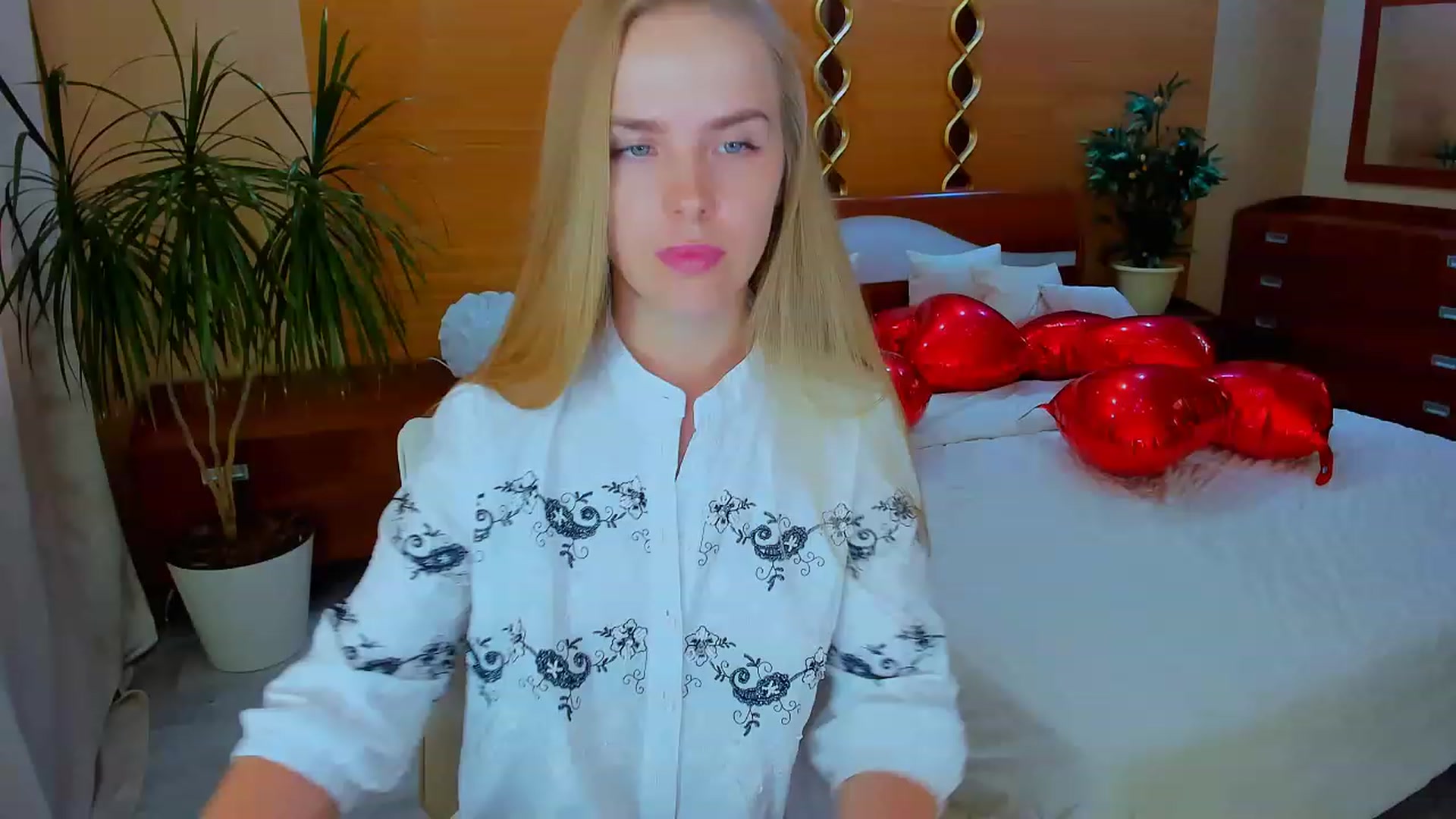 Gallery image thumbnail from Honey_Lucky's myfreecams stream on, 04/16/2023, 13:52 image 18 of 20