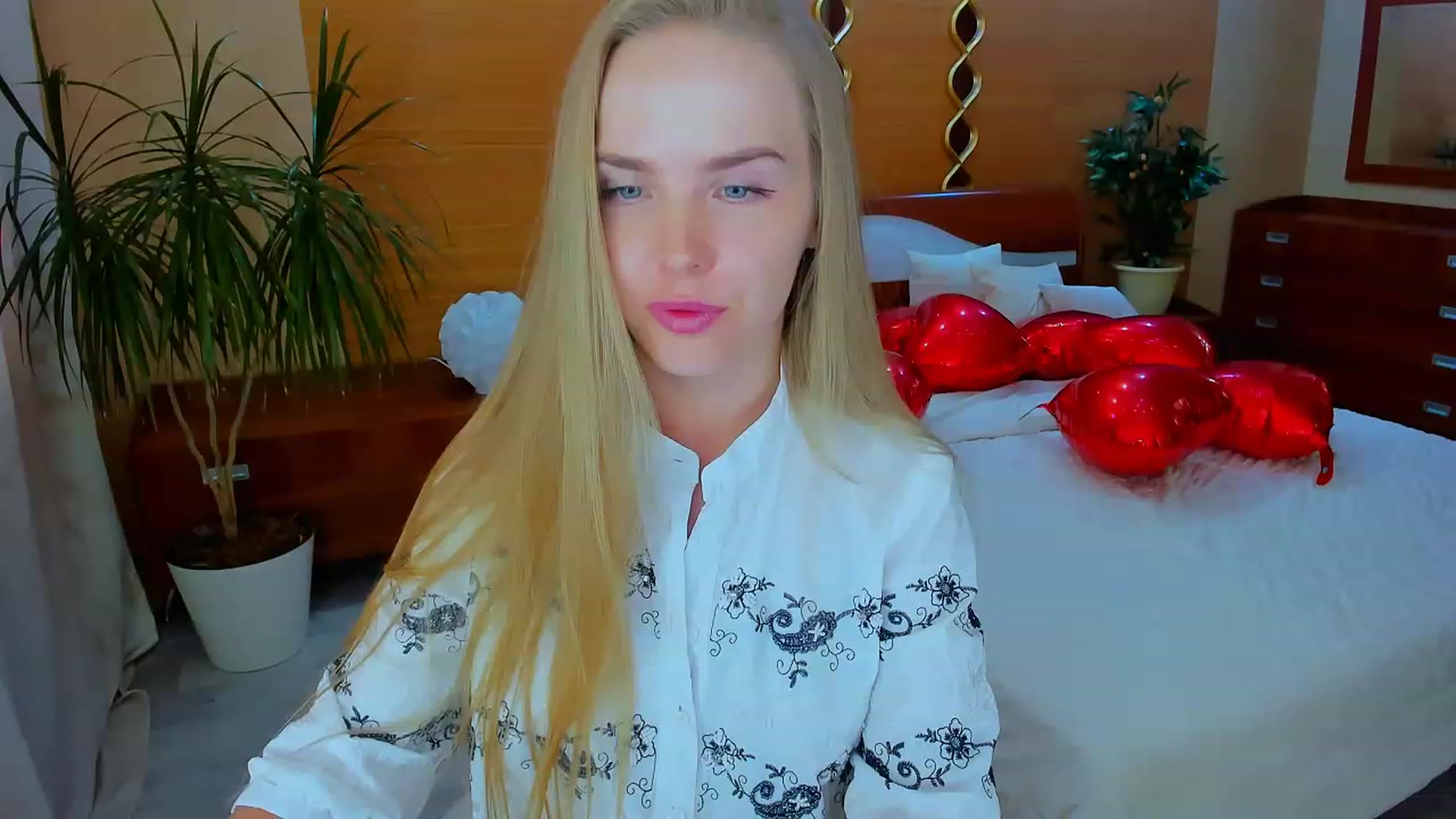 Gallery image thumbnail from Honey_Lucky's myfreecams stream on, 04/16/2023, 13:52 image 5 of 20