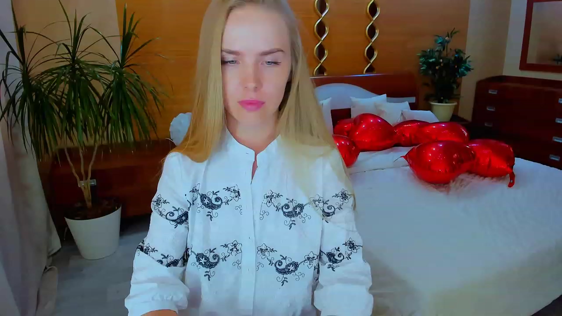 Gallery image thumbnail from Honey_Lucky's myfreecams stream on, 04/16/2023, 13:52 image 17 of 20