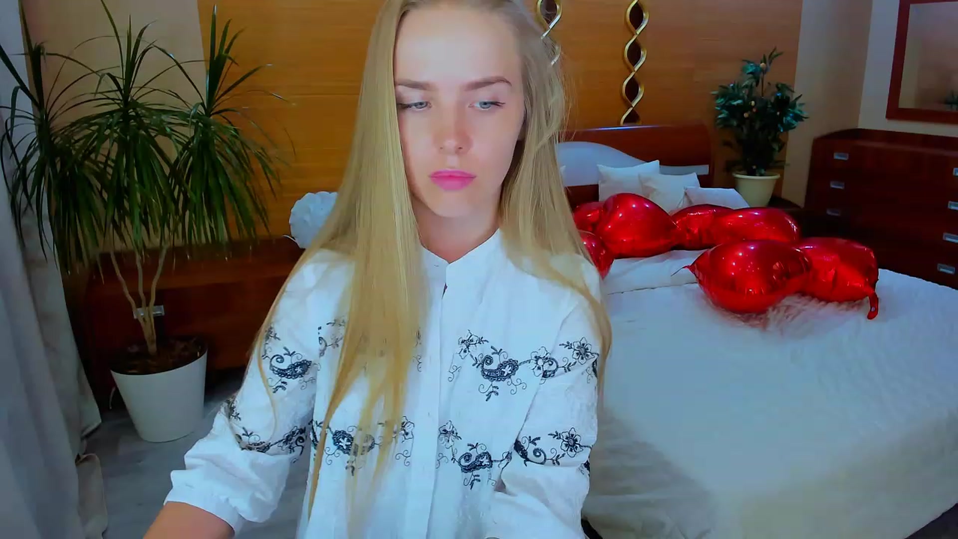 Gallery image thumbnail from Honey_Lucky's myfreecams stream on, 04/16/2023, 15:45 image 3 of 20