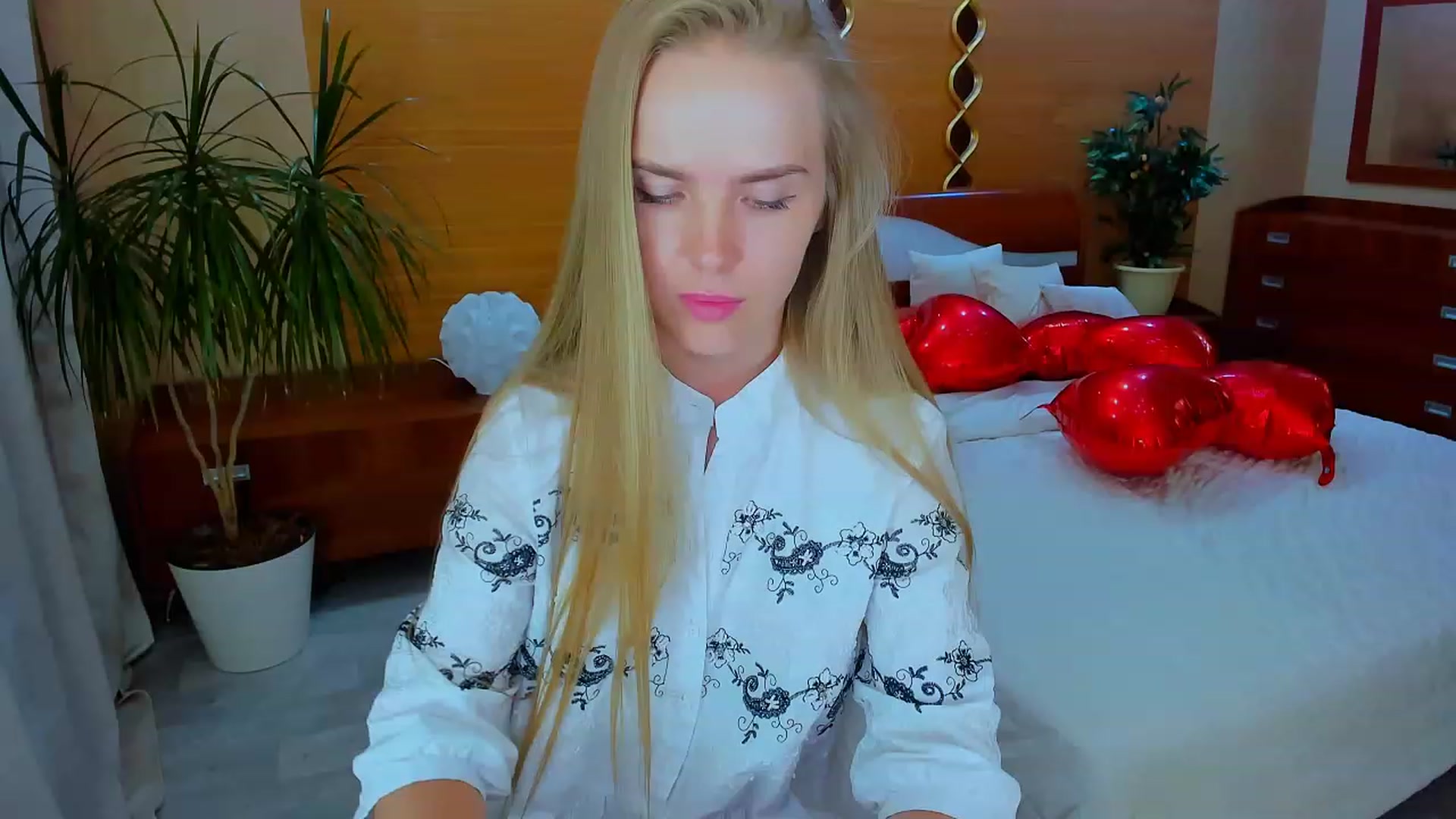 Gallery image thumbnail from Honey_Lucky's myfreecams stream on, 04/16/2023, 15:45 image 6 of 20