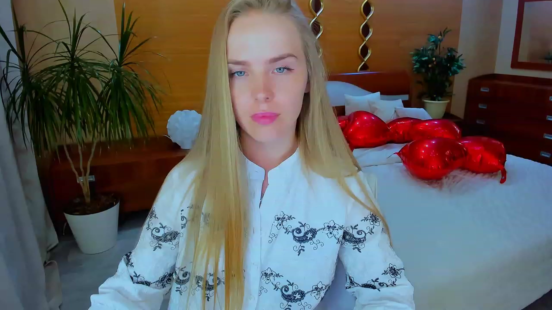 Gallery image thumbnail from Honey_Lucky's myfreecams stream on, 04/16/2023, 15:45 image 19 of 20