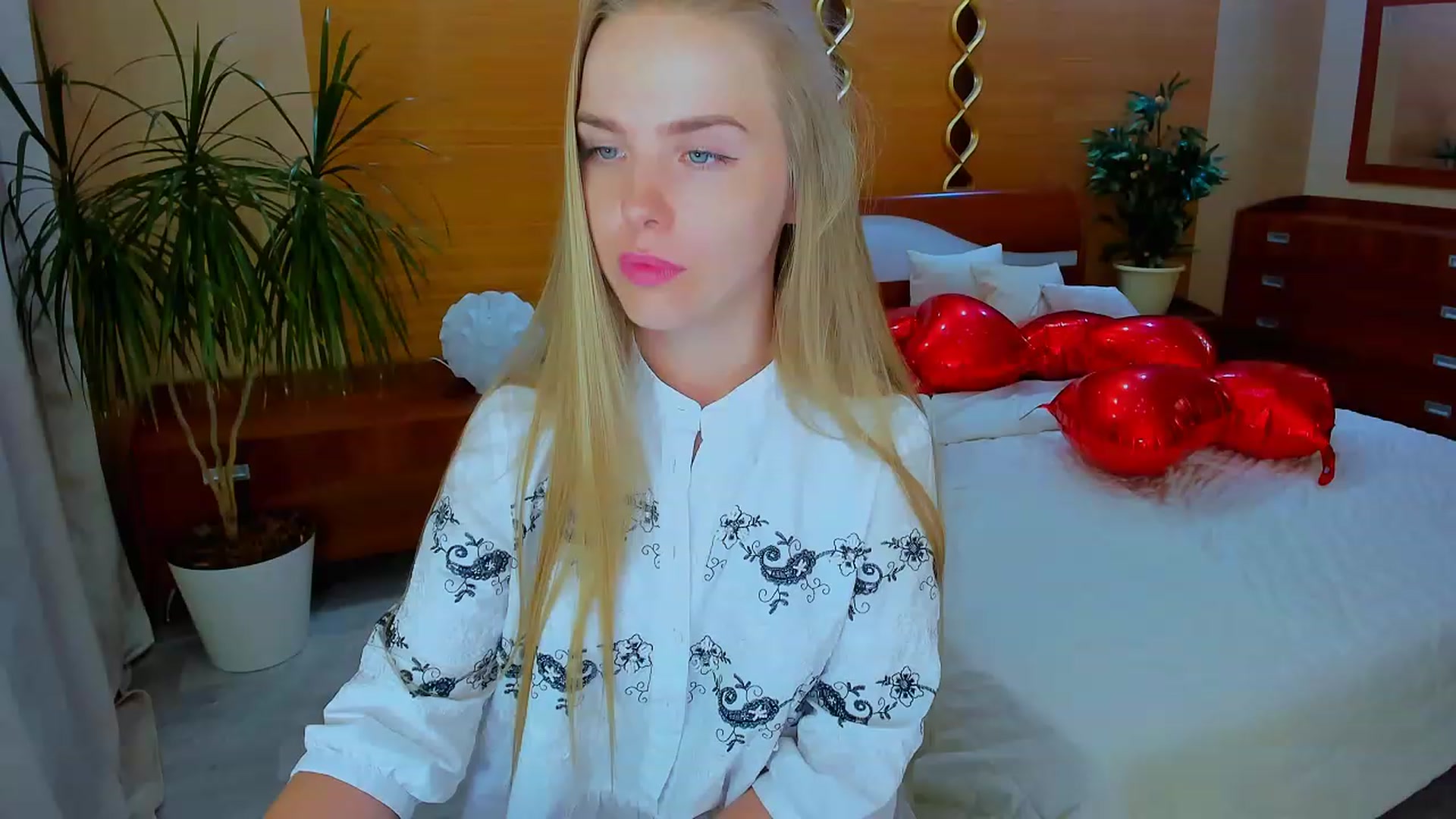 Gallery image thumbnail from Honey_Lucky's myfreecams stream on, 04/16/2023, 15:45 image 4 of 20