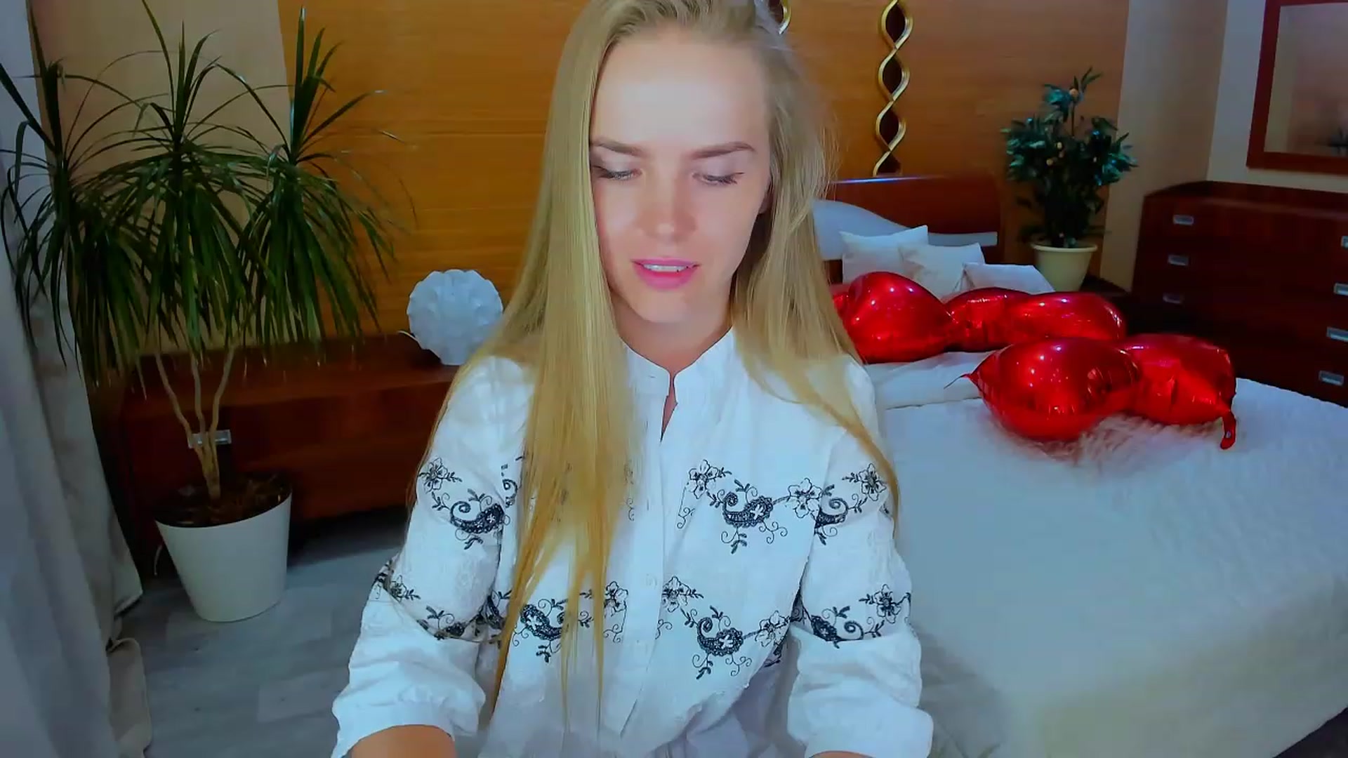 Gallery image thumbnail from Honey_Lucky's myfreecams stream on, 04/16/2023, 15:45 image 5 of 20
