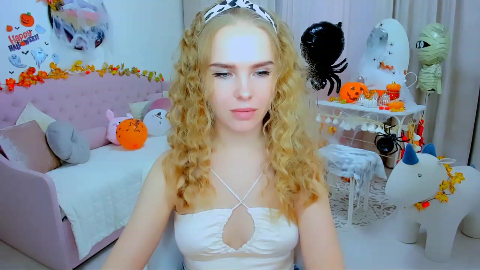 Gallery image thumbnail from Honey_Lucky's myfreecams stream on, 10/29/2023, 13:08 image 20 of 20