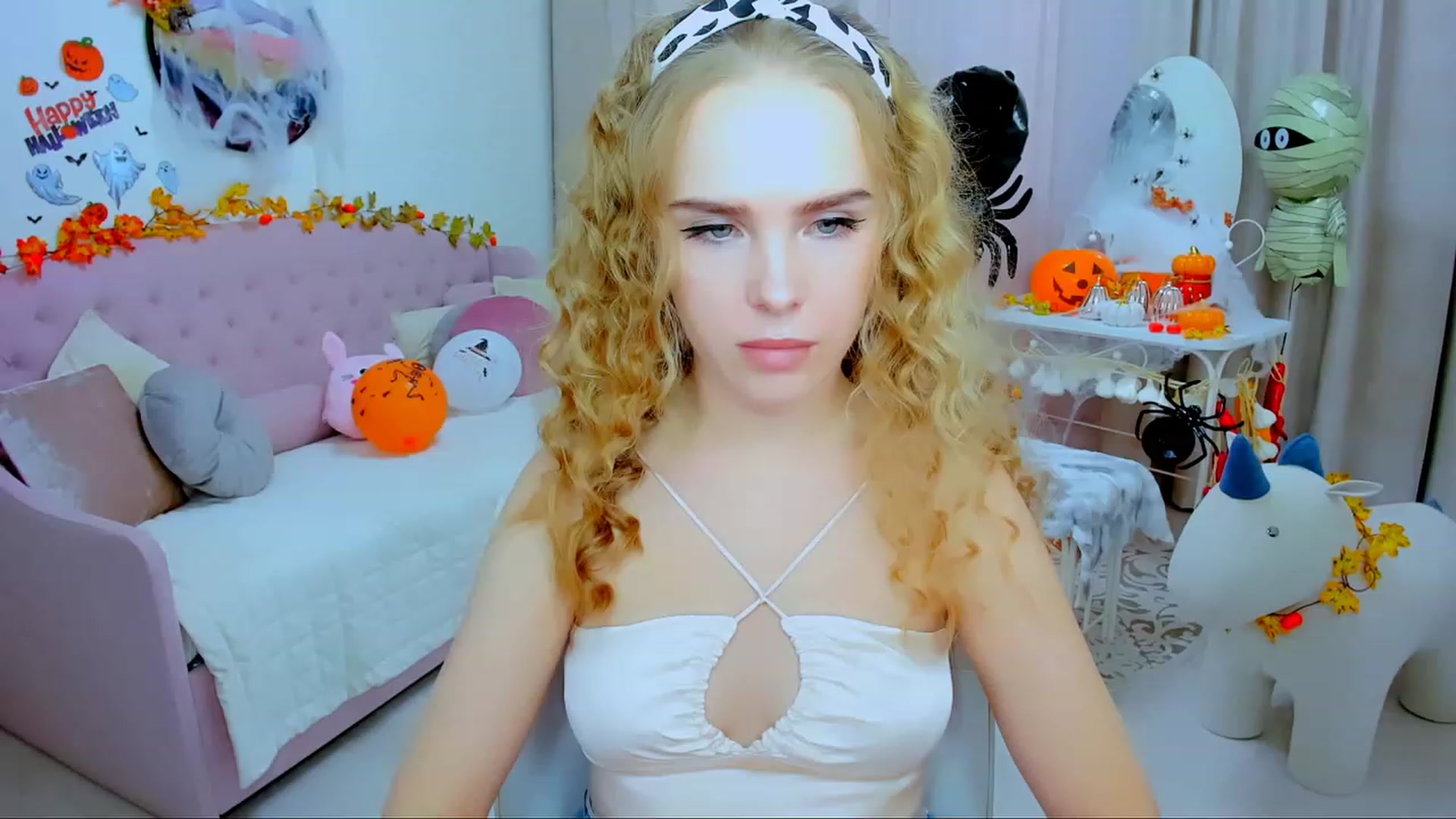 Gallery image thumbnail from Honey_Lucky's myfreecams stream on, 10/29/2023, 13:08 image 3 of 20