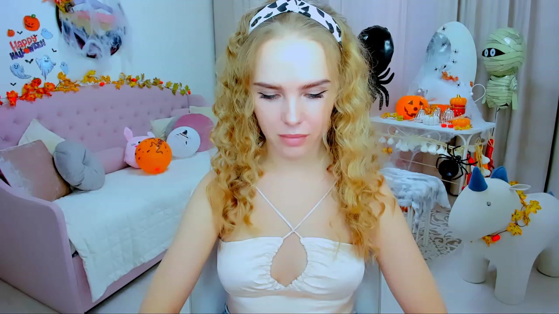 Gallery image thumbnail from Honey_Lucky's myfreecams stream on, 10/29/2023, 13:08 image 11 of 20