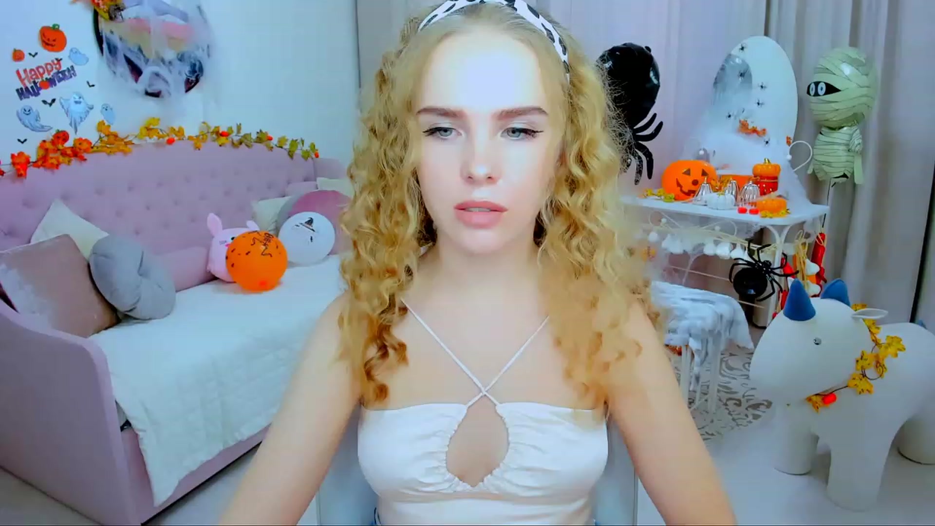 Gallery image thumbnail from Honey_Lucky's myfreecams stream on, 10/29/2023, 13:08 image 4 of 20
