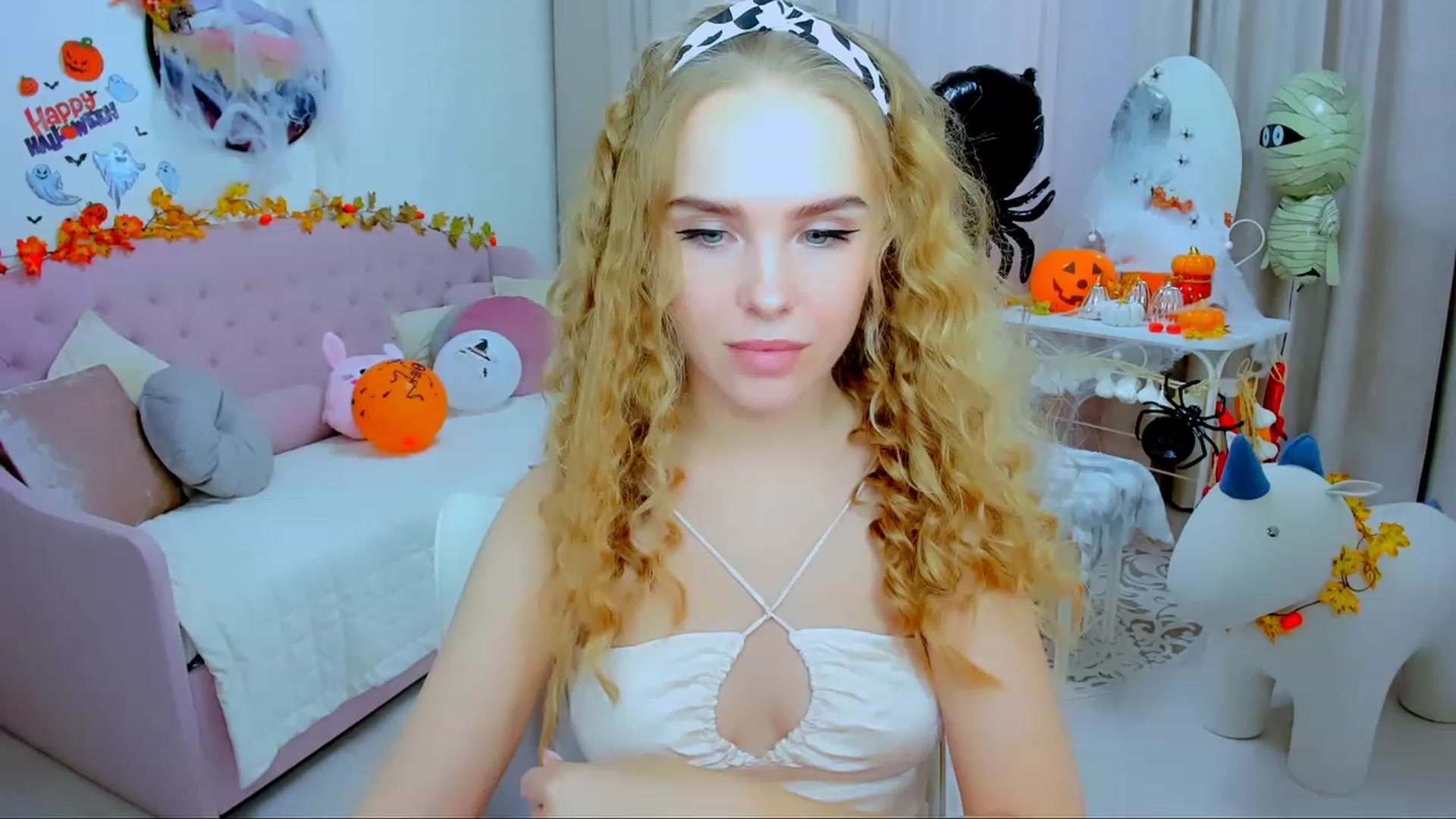 Gallery image thumbnail from Honey_Lucky's myfreecams stream on, 10/29/2023, 13:08 image 15 of 20