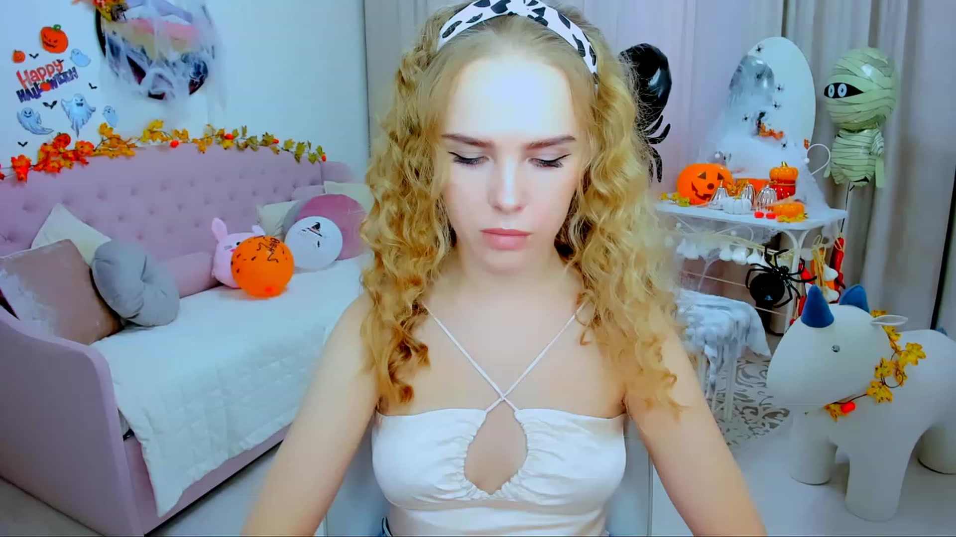 Gallery image thumbnail from Honey_Lucky's myfreecams stream on, 10/29/2023, 13:08 image 5 of 20