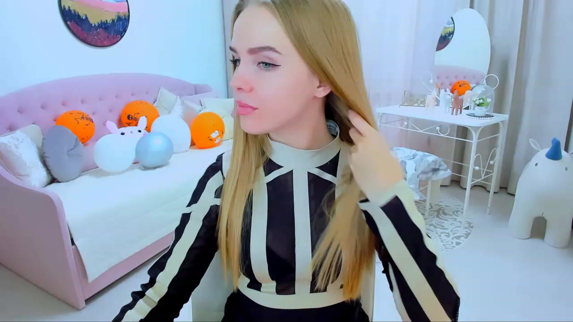 Gallery image thumbnail from Honey_Lucky's myfreecams stream on, 11/05/2023, 12:16 image 3 of 20
