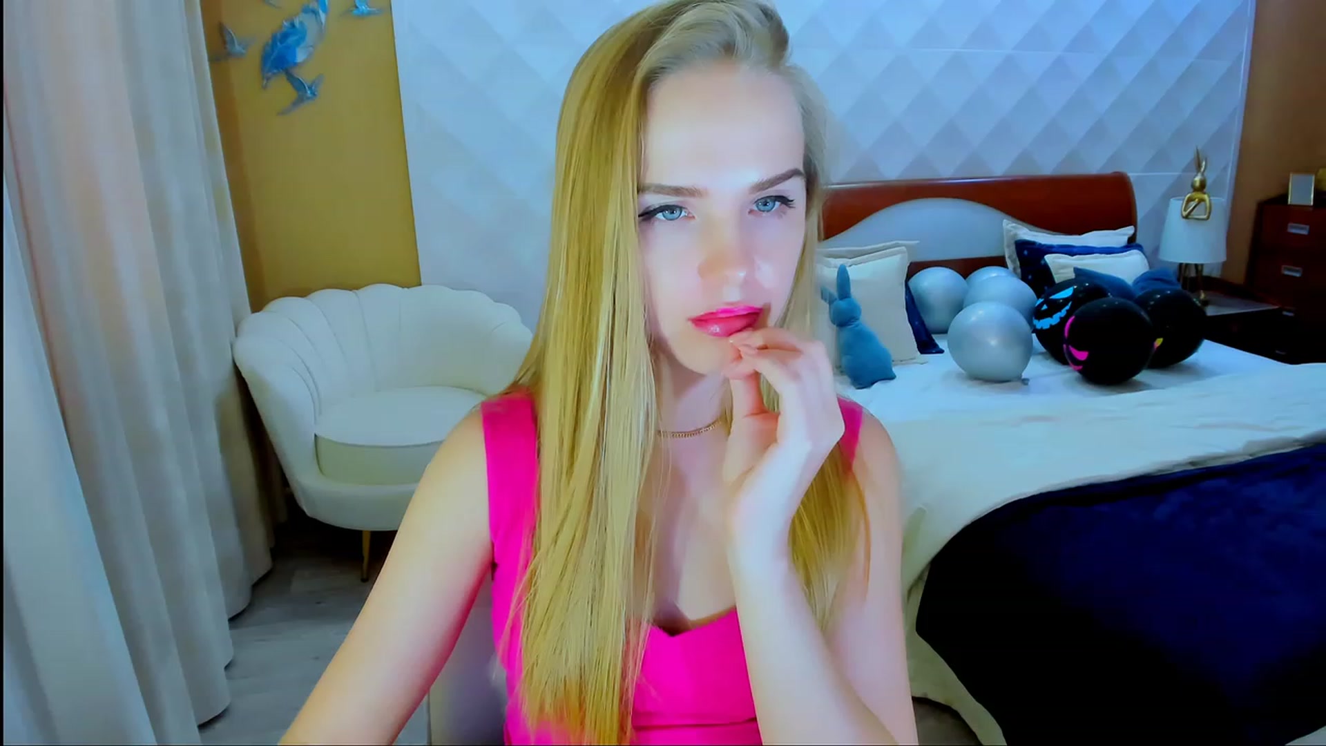 Gallery image thumbnail from Honey_Lucky's myfreecams stream on, 11/09/2023, 10:34 image 12 of 20