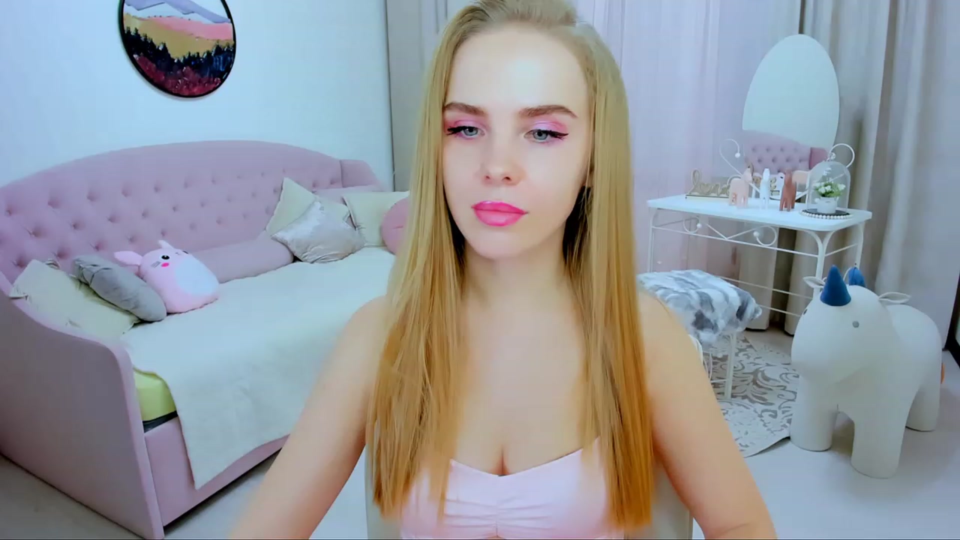 Gallery image thumbnail from Honey_Lucky's myfreecams stream on, 11/11/2023, 12:17 image 7 of 20