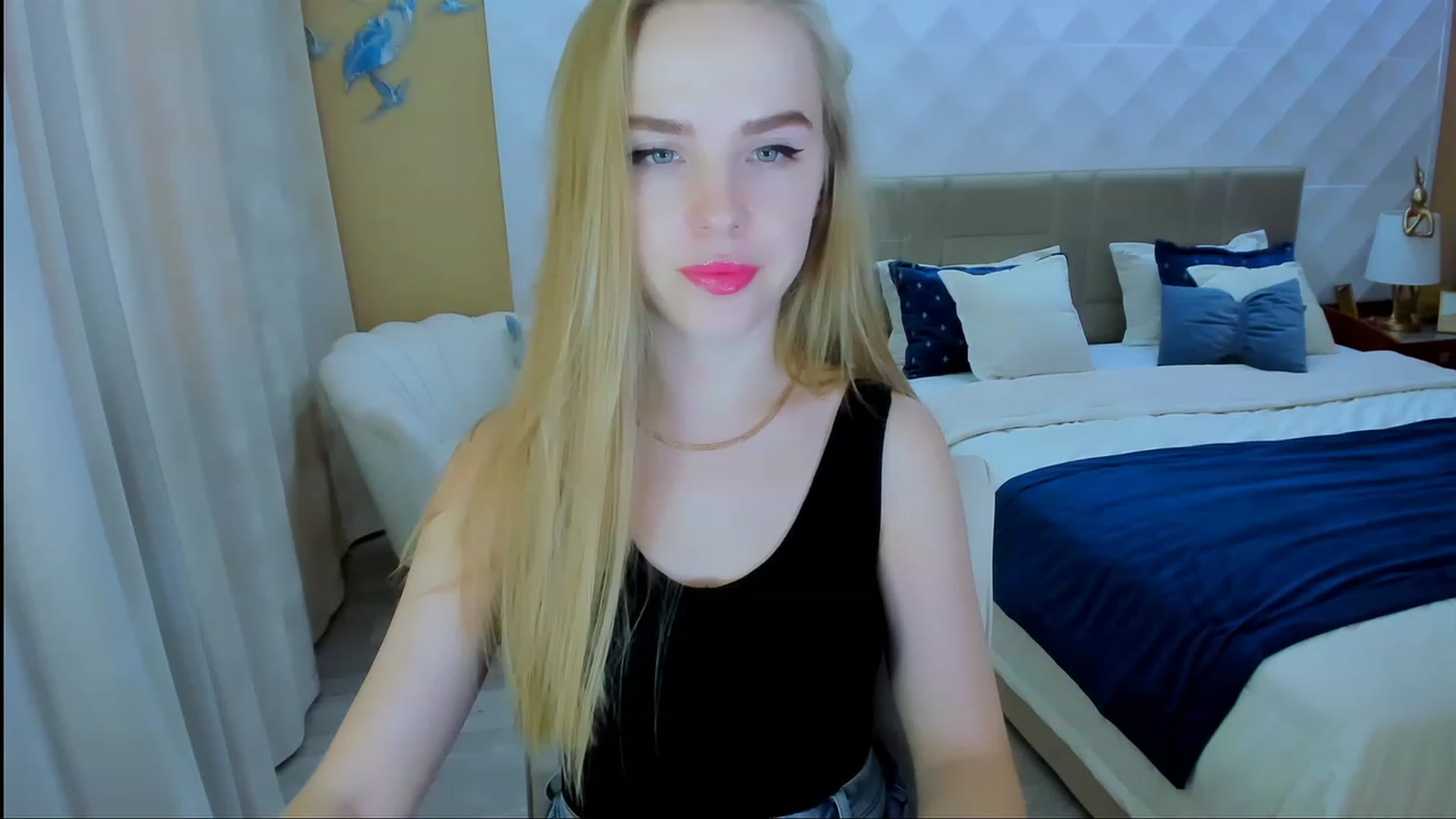 Gallery image thumbnail from Honey_Lucky's myfreecams stream on, 11/17/2023, 09:35 image 2 of 20