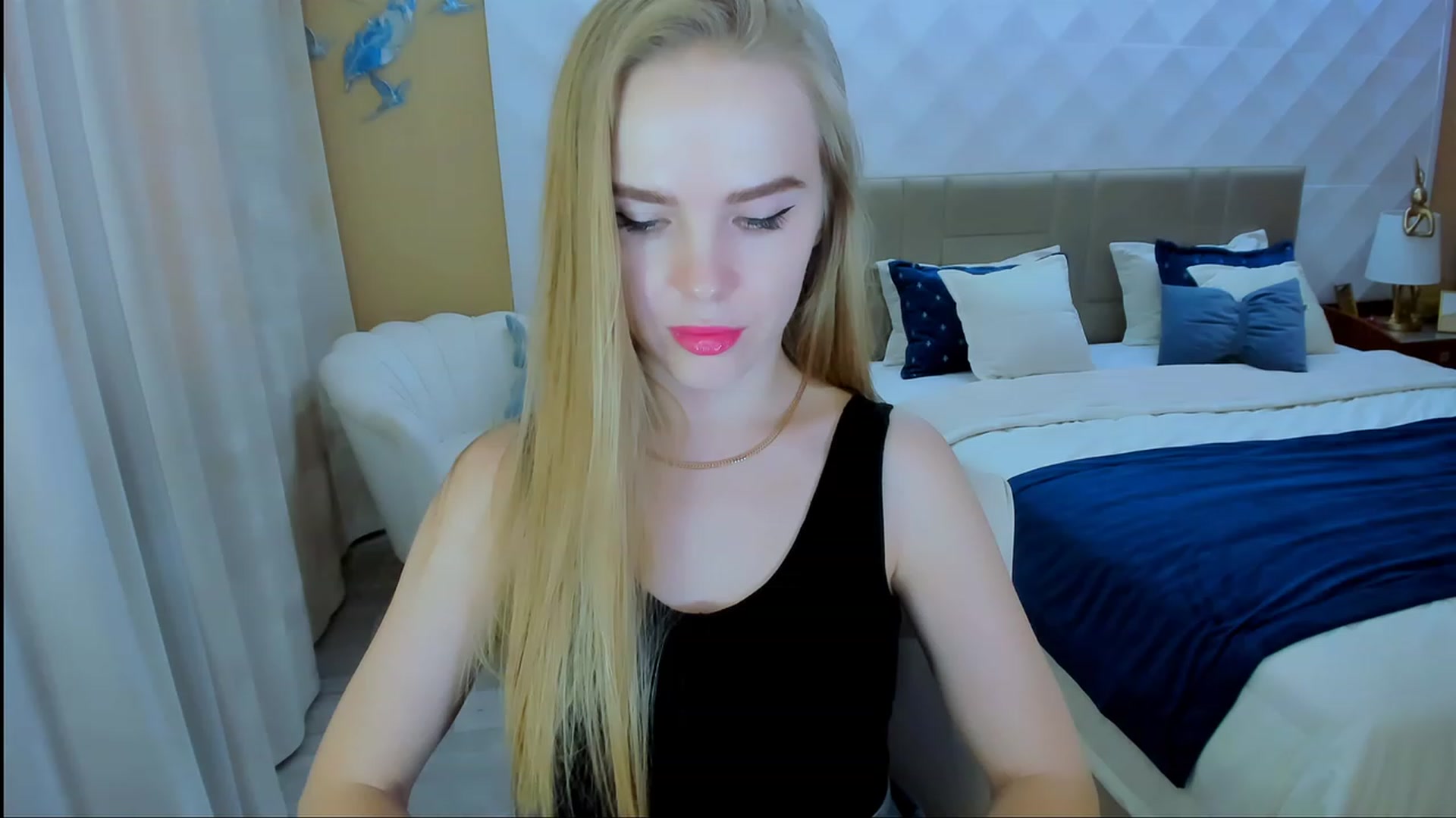 Gallery image thumbnail from Honey_Lucky's myfreecams stream on, 11/17/2023, 09:35 image 7 of 20