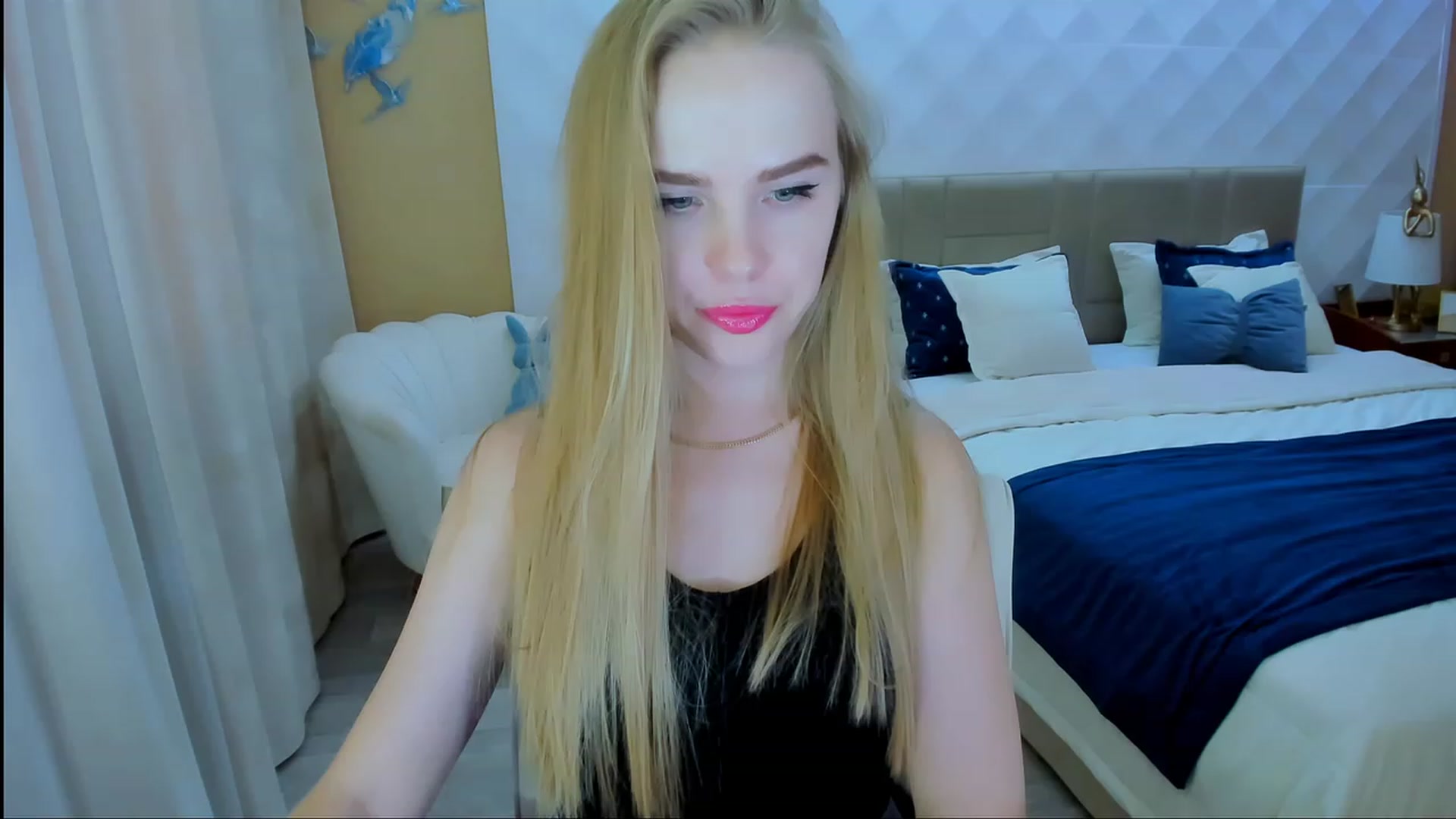 Gallery image thumbnail from Honey_Lucky's myfreecams stream on, 11/17/2023, 09:35 image 4 of 20