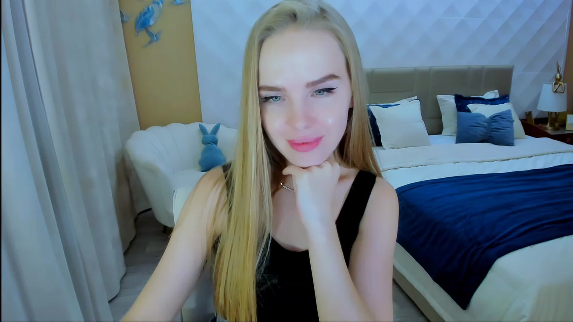 Gallery image thumbnail from Honey_Lucky's myfreecams stream on, 11/17/2023, 11:42 image 7 of 20