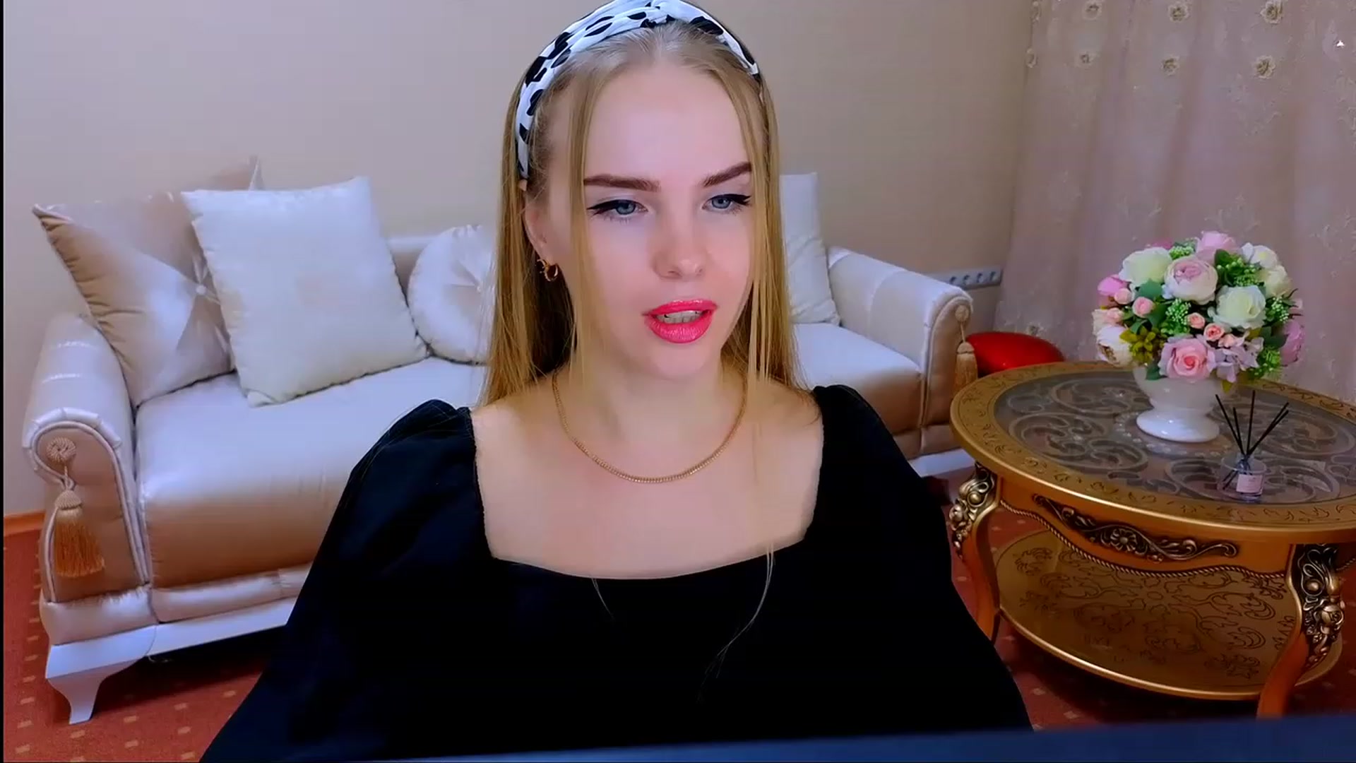 Gallery image thumbnail from Honey_Lucky's myfreecams stream on, 11/18/2023, 13:45 image 15 of 20