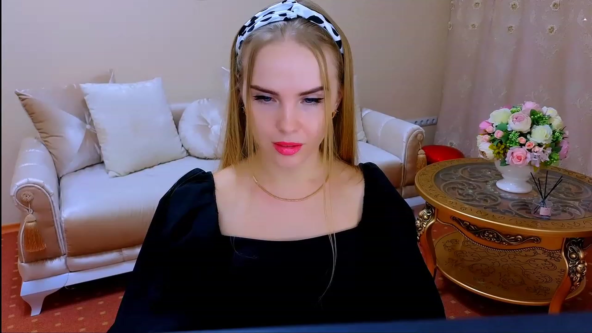 Gallery image thumbnail from Honey_Lucky's myfreecams stream on, 11/18/2023, 13:45 image 16 of 20