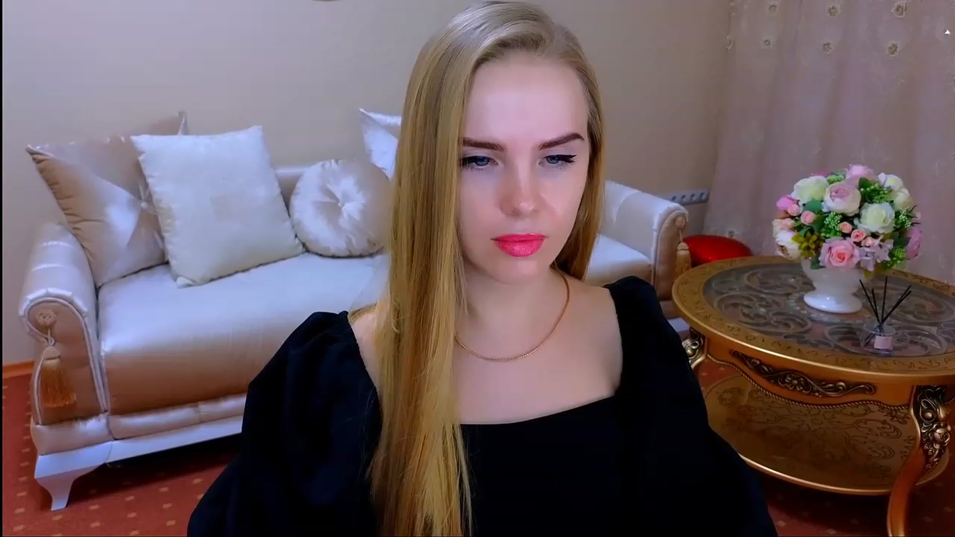 Gallery image thumbnail from Honey_Lucky's myfreecams stream on, 11/18/2023, 16:14 image 17 of 20