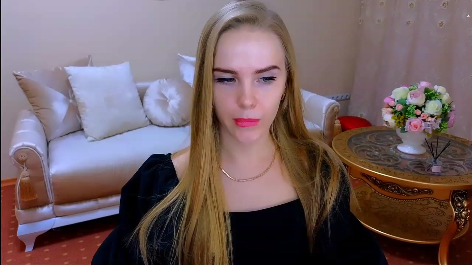 Gallery image thumbnail from Honey_Lucky's myfreecams stream on, 11/18/2023, 16:14 image 8 of 20