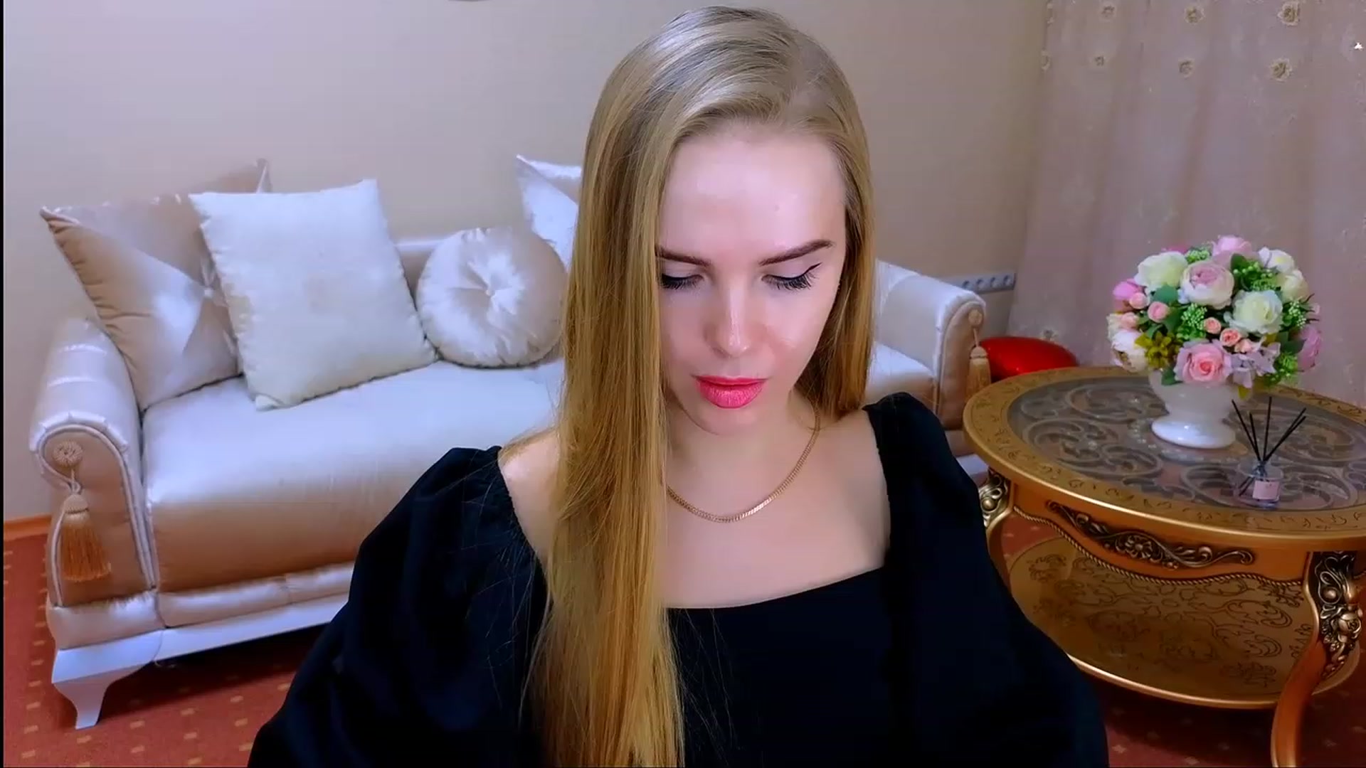 Gallery image thumbnail from Honey_Lucky's myfreecams stream on, 11/18/2023, 16:28 image 6 of 20