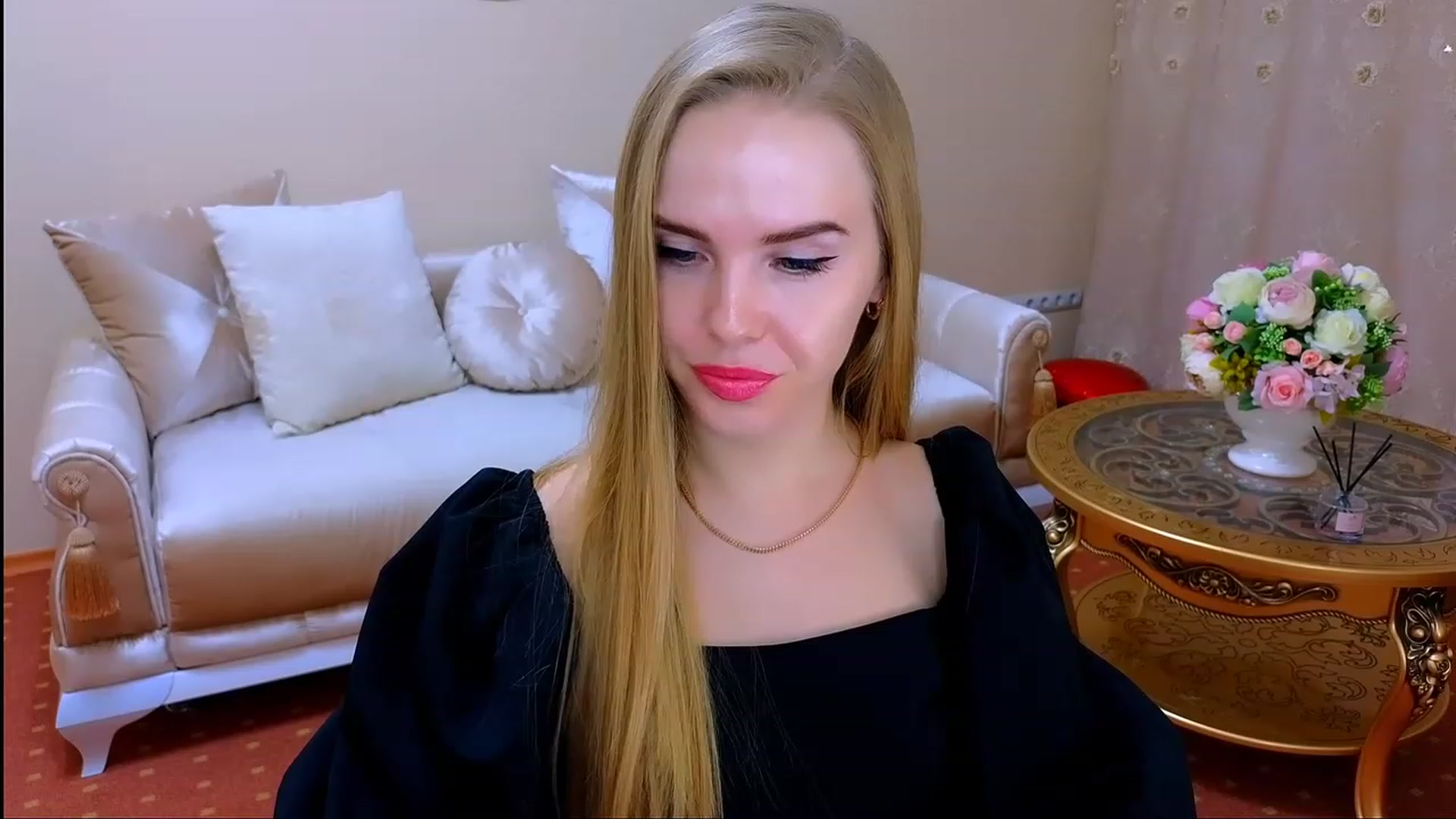 Gallery image thumbnail from Honey_Lucky's myfreecams stream on, 11/18/2023, 16:28 image 4 of 20