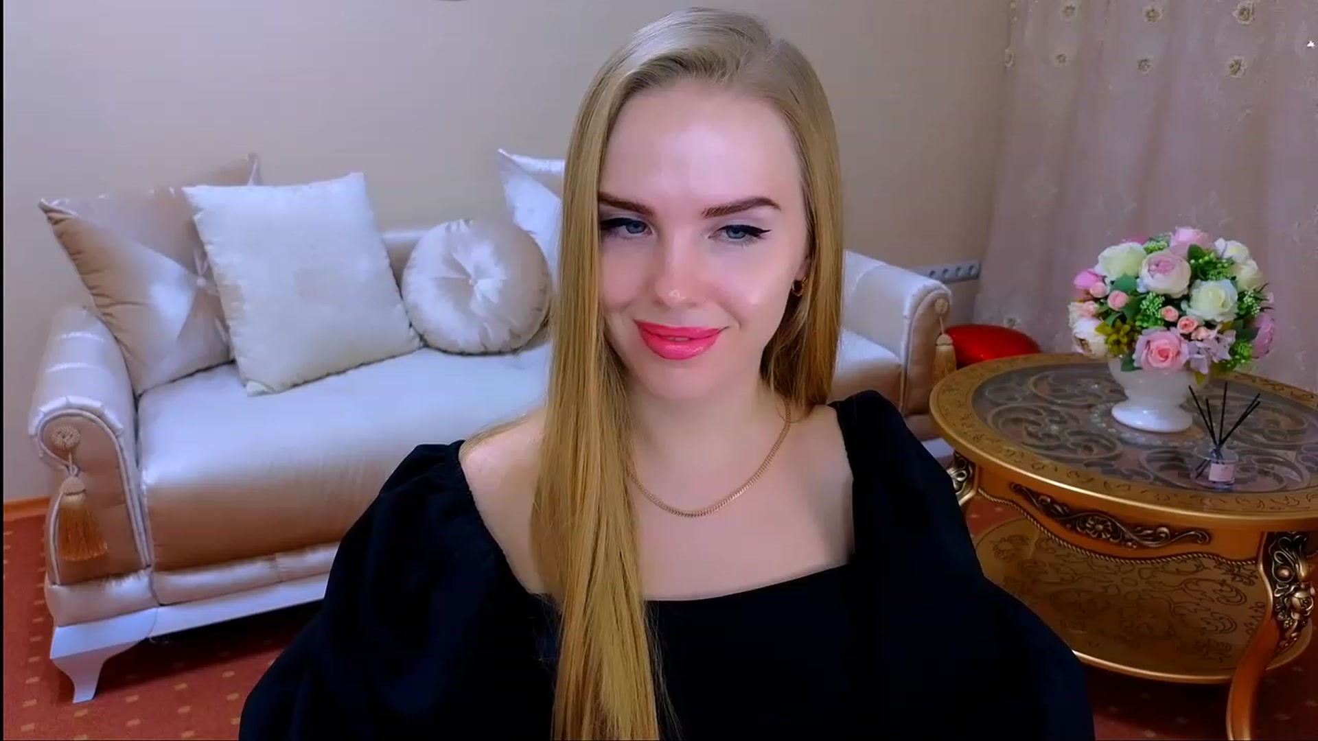 Gallery image thumbnail from Honey_Lucky's myfreecams stream on, 11/18/2023, 16:28 image 8 of 20