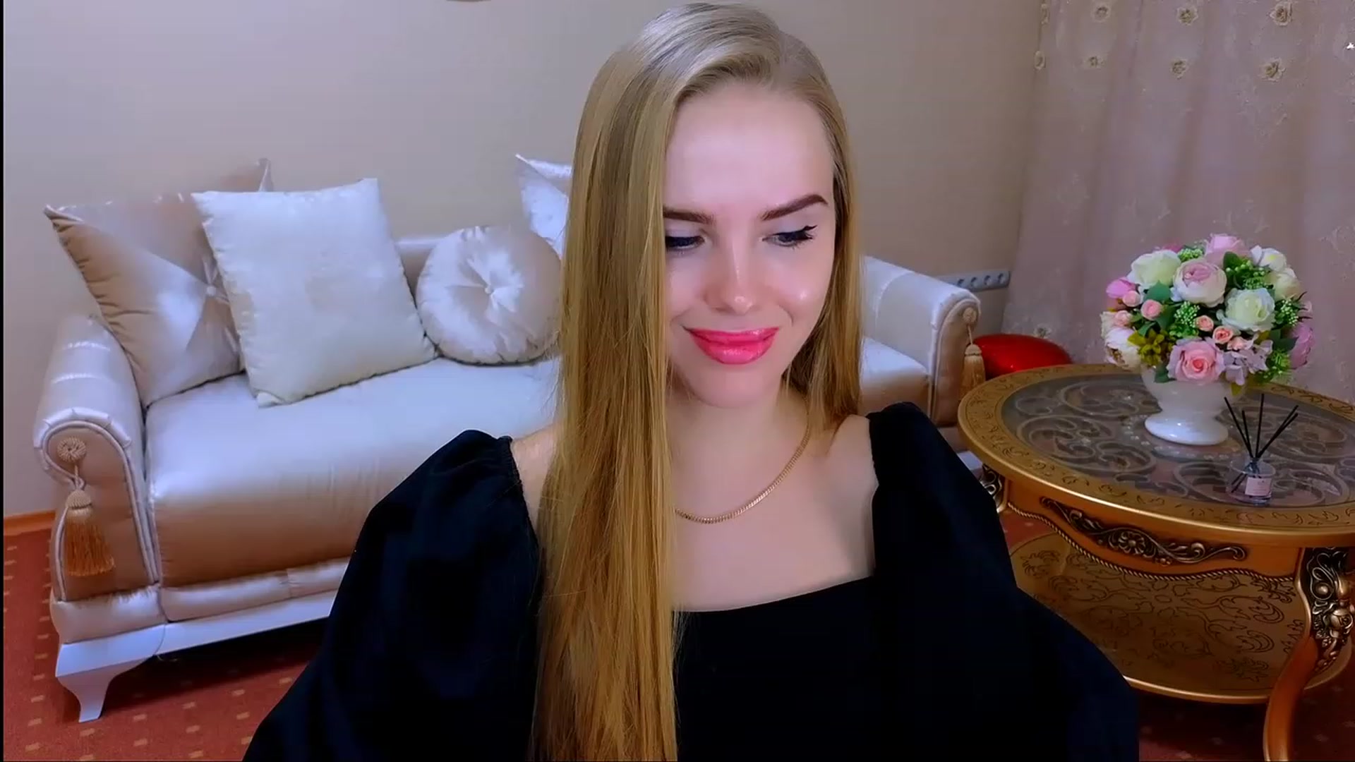 Gallery image thumbnail from Honey_Lucky's myfreecams stream on, 11/18/2023, 16:28 image 17 of 20