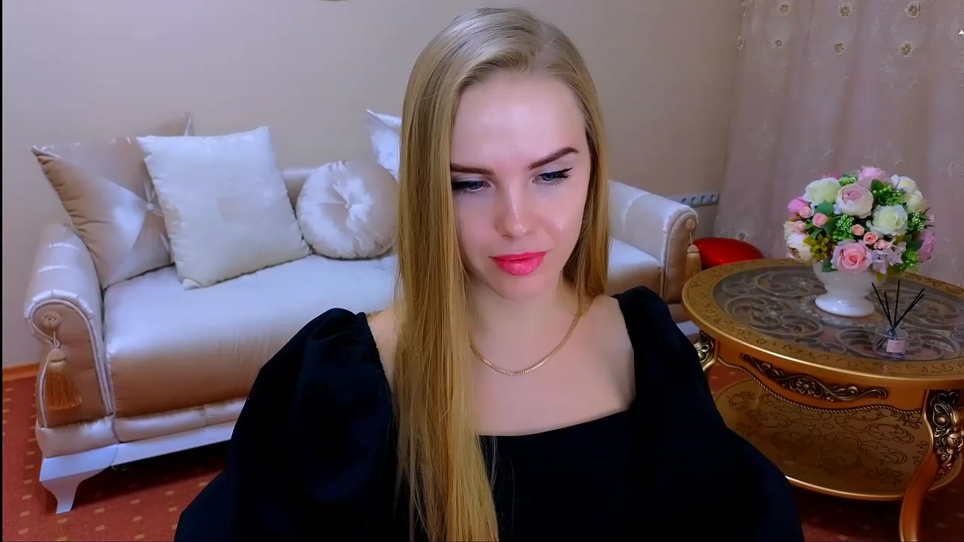 Gallery image thumbnail from Honey_Lucky's myfreecams stream on, 11/18/2023, 16:28 image 13 of 20