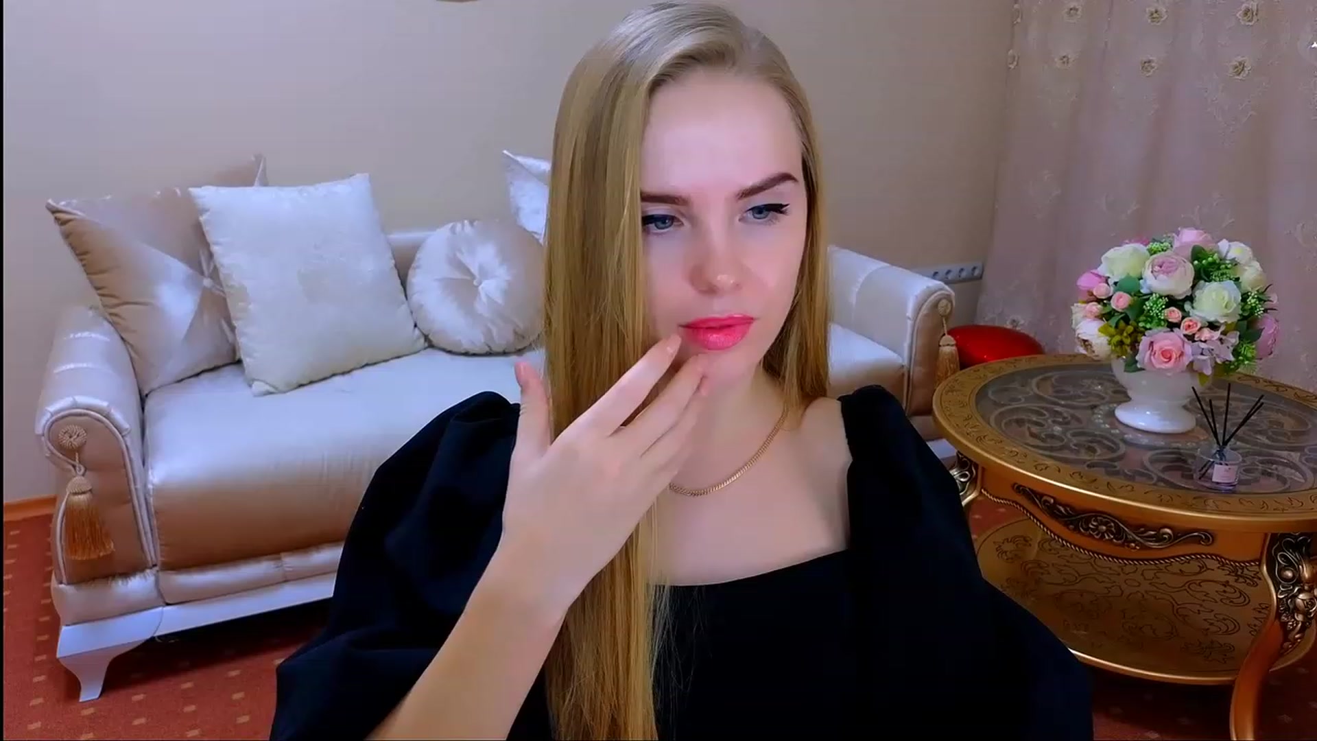 Gallery image thumbnail from Honey_Lucky's myfreecams stream on, 11/18/2023, 16:28 image 16 of 20
