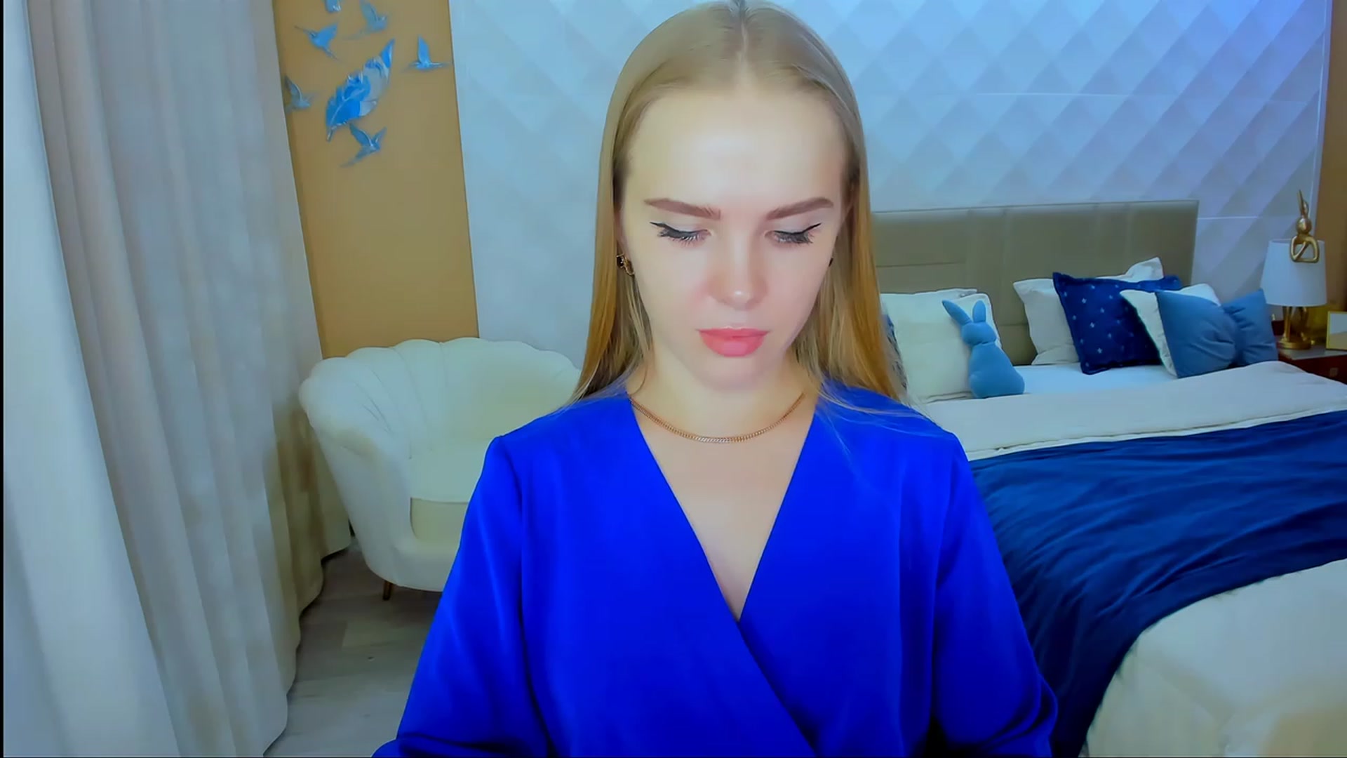 Gallery image thumbnail from Honey_Lucky's myfreecams stream on, 11/22/2023, 12:43 image 10 of 20
