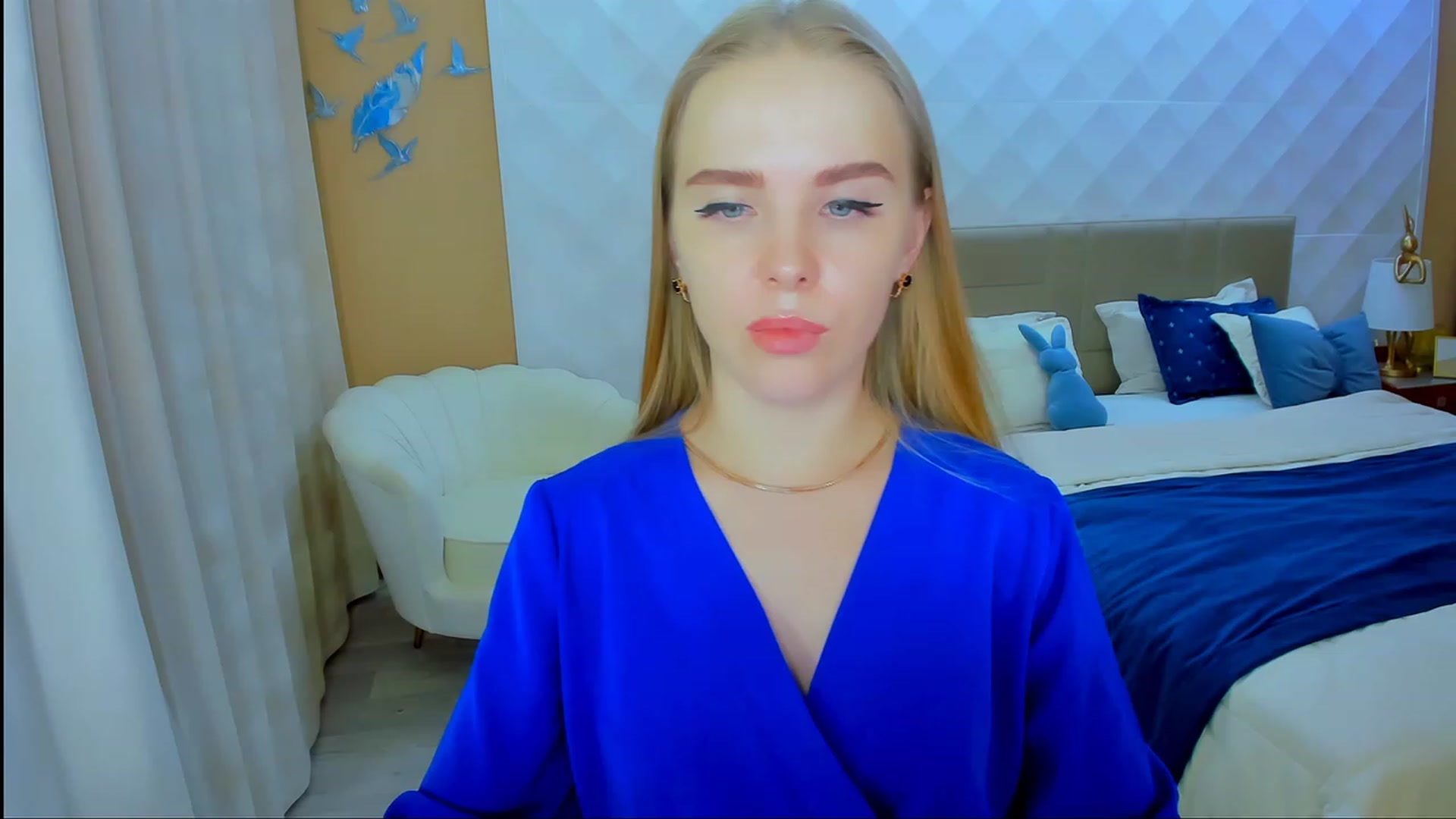 Gallery image thumbnail from Honey_Lucky's myfreecams stream on, 11/22/2023, 12:43 image 3 of 20