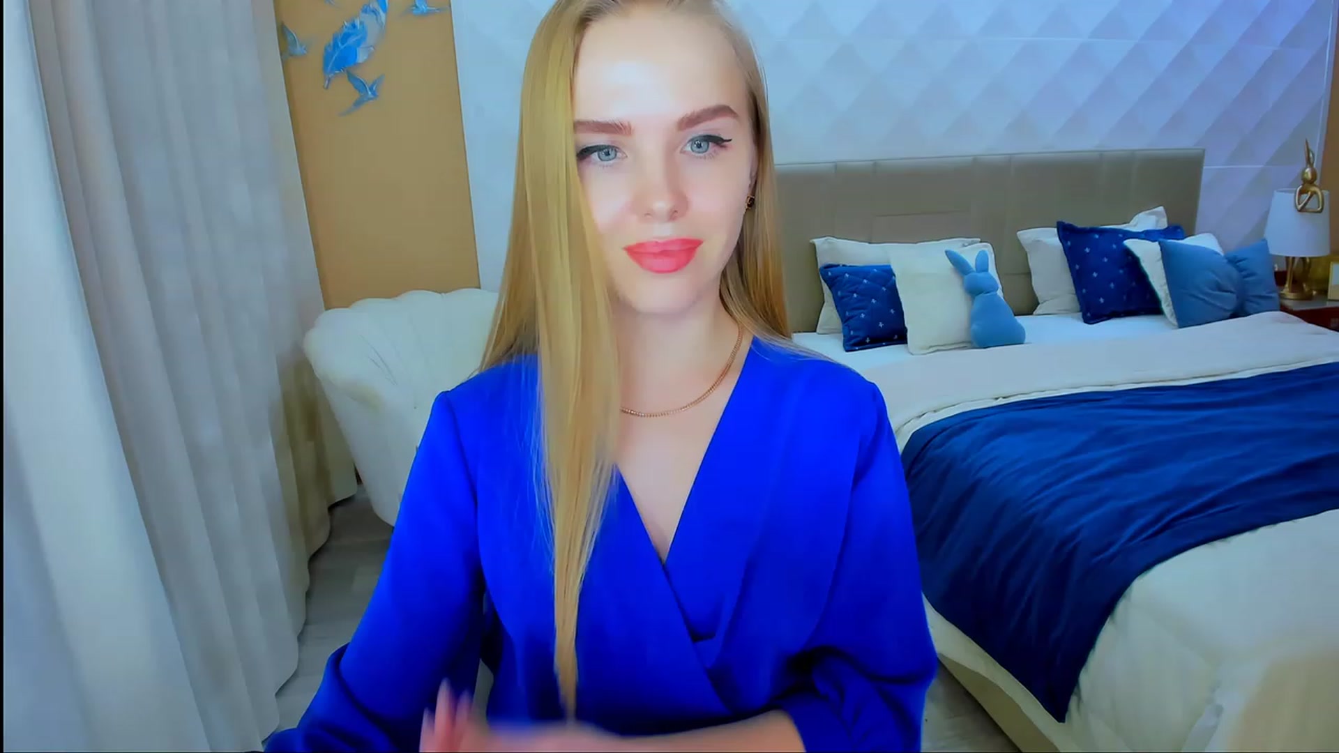Gallery image thumbnail from Honey_Lucky's myfreecams stream on, 11/22/2023, 17:44 image 10 of 20