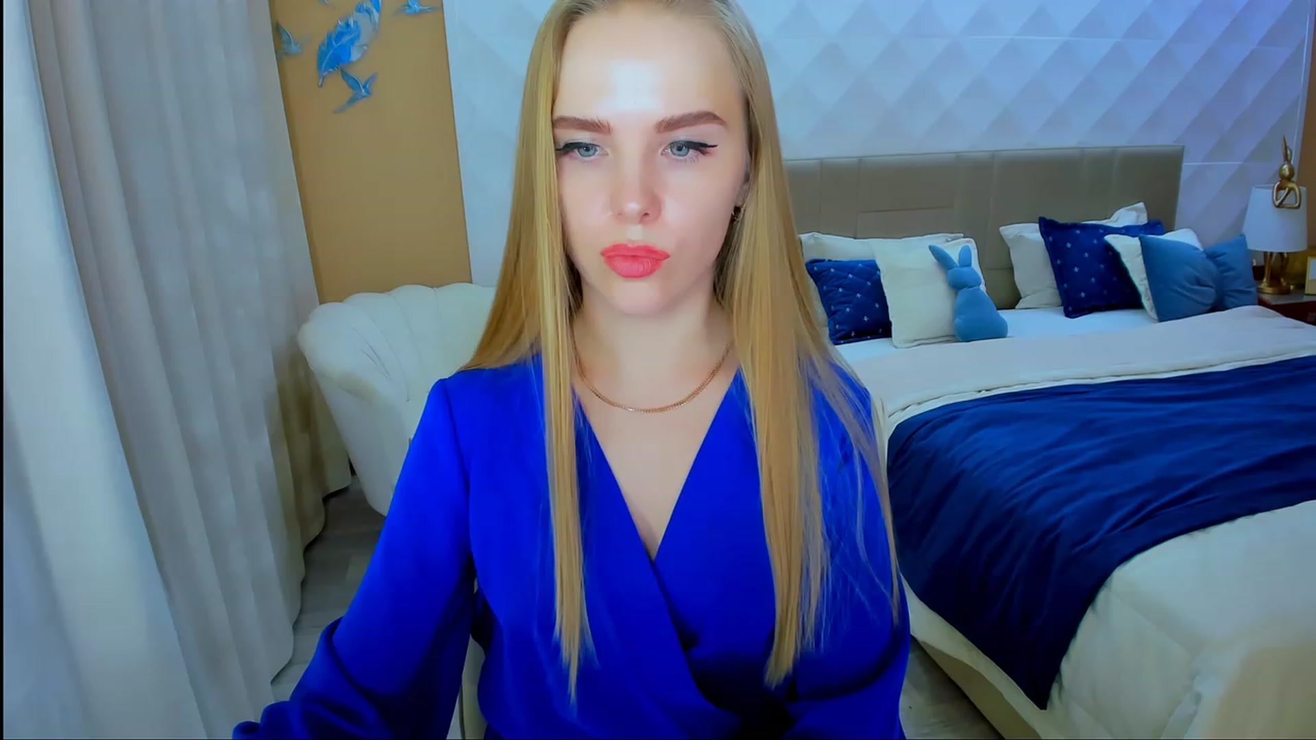 Gallery image thumbnail from Honey_Lucky's myfreecams stream on, 11/22/2023, 17:44 image 4 of 20