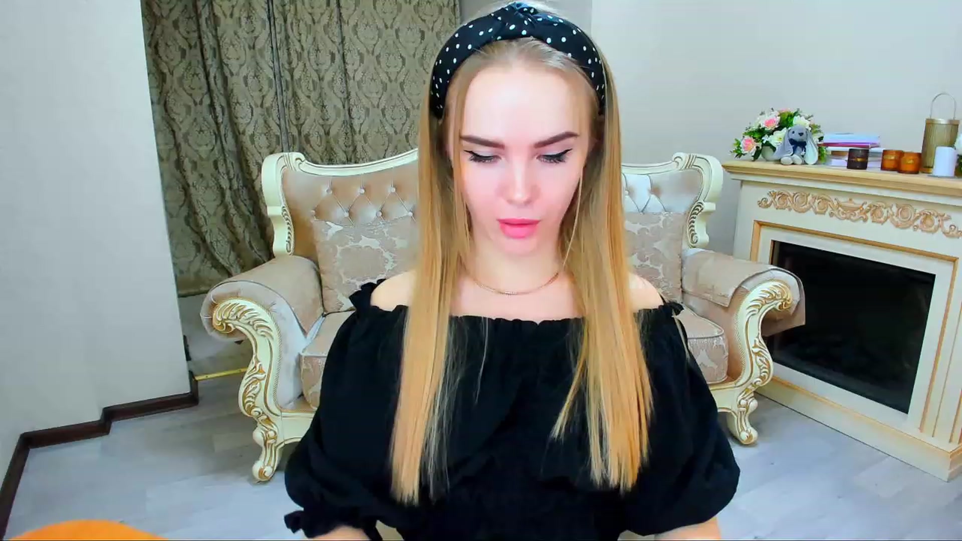 Gallery image thumbnail from Honey_Lucky's myfreecams stream on, 11/25/2023, 13:34 image 14 of 20
