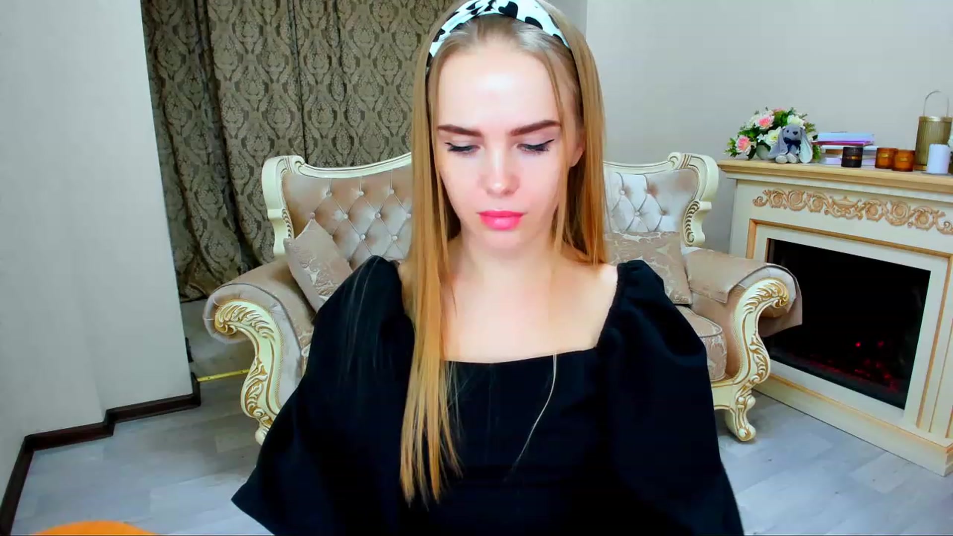 Gallery image thumbnail from Honey_Lucky's myfreecams stream on, 11/26/2023, 12:44 image 9 of 20