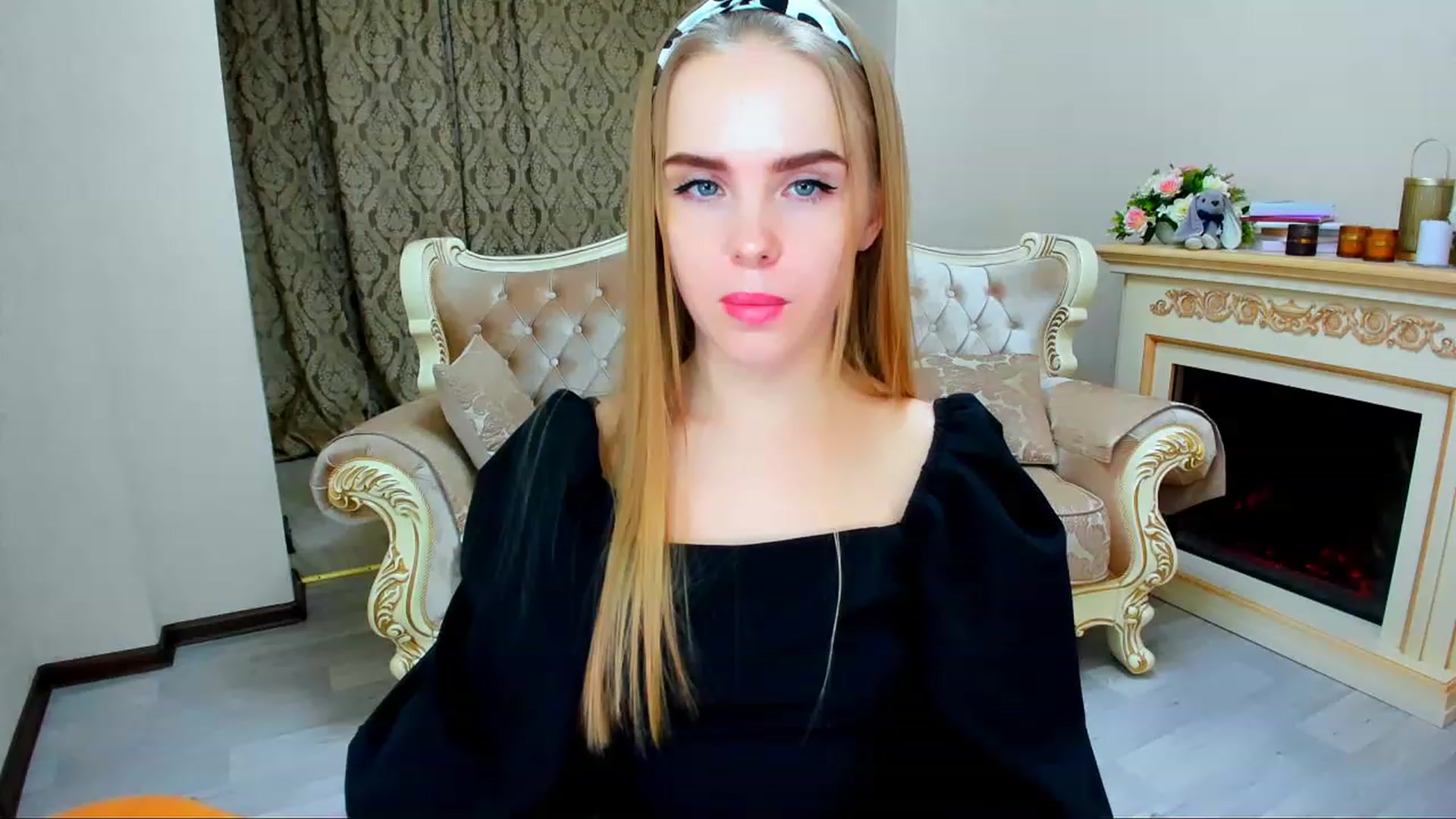 Gallery image thumbnail from Honey_Lucky's myfreecams stream on, 11/26/2023, 12:44 image 8 of 20